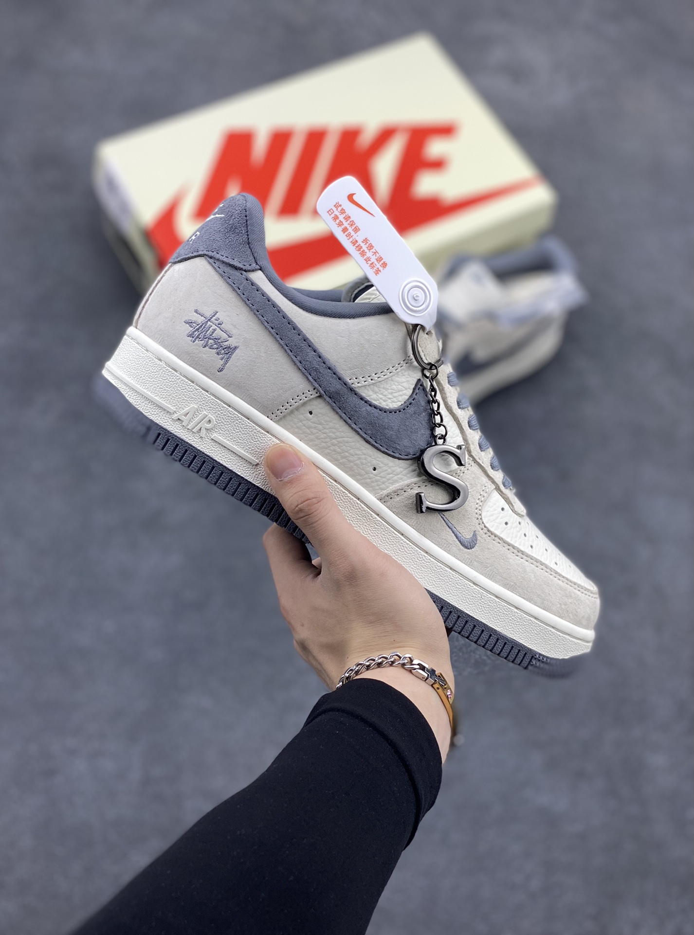 Air Jordan Force 1 الأحذية الأحذية الرياضية Air Jordan الأحذية الكاجوال غراي أعلى منخفض