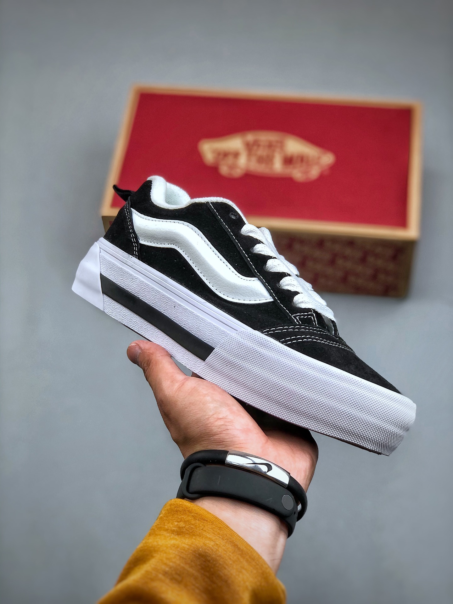 Vans الأحذية الأحذية زلج أسود . بلو أبيض العام للرجال والنساء شاموي Vintage أعلى منخفض