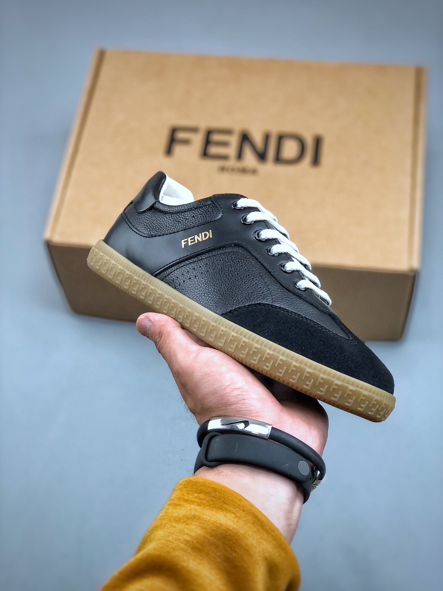 400 Fendi FIight芬迪情侣款休闲鞋