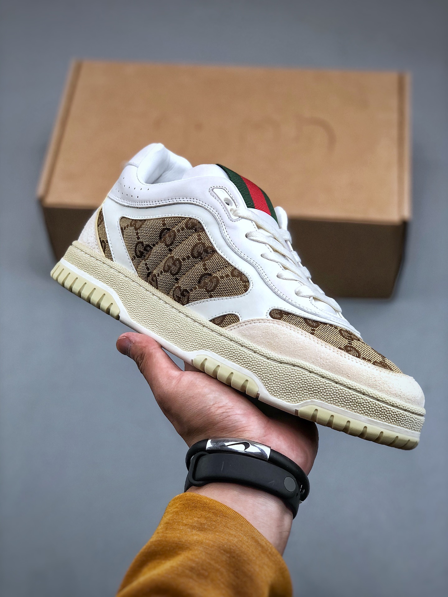 420 意大利奢侈品牌-古驰Gucci Re-Web Leather Sneakers 系列低帮复古板鞋“皮革米白乌木色GG红绿标
