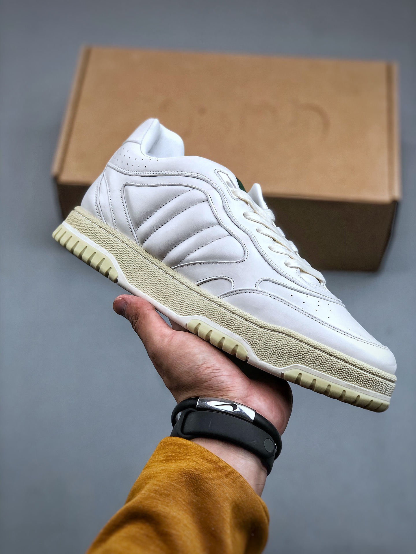 420 意大利奢侈品牌-古驰Gucci Re-Web Leather Sneakers 系列低帮复古板鞋“皮革米白乌木色GG红绿标