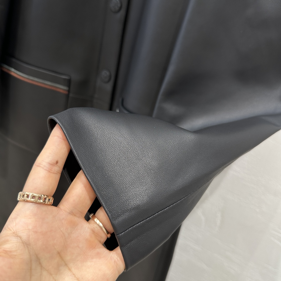 High Quality Women’s Lamb Skin Leather Suit with Embroidery – Stylish and Sophisticated! - 图片 5