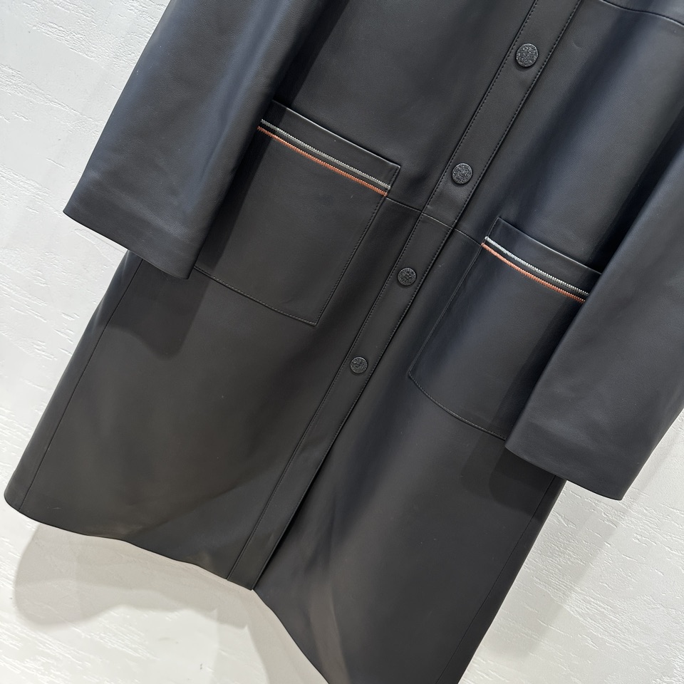 High Quality Women’s Lamb Skin Leather Suit with Embroidery – Stylish and Sophisticated! - 图片 3