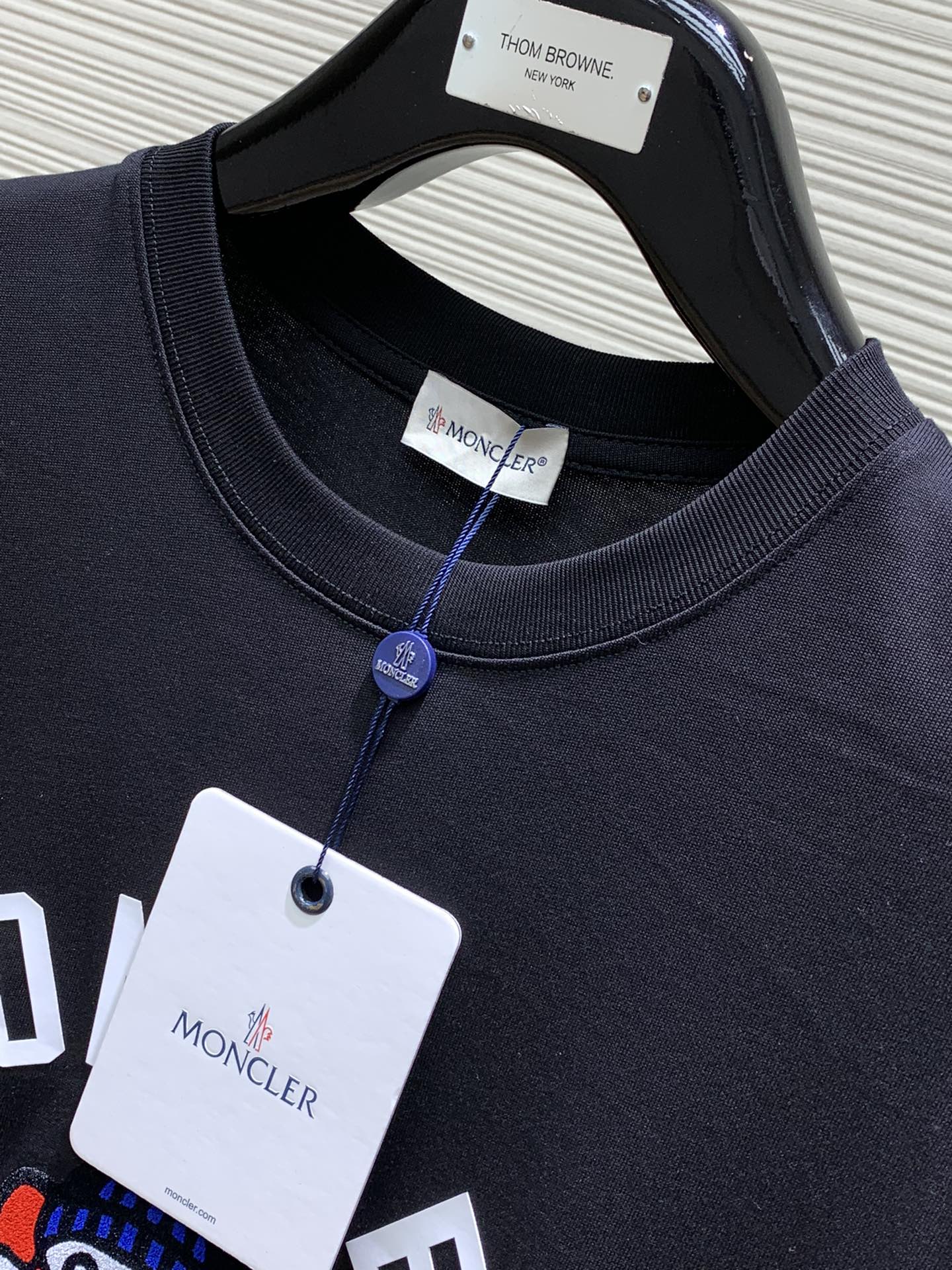 Moncler蒙口2024夏季最新品专柜同步有售原单狠货时尚休闲圆领短袖T恤上身舒适！吸睛而有亮点采用进