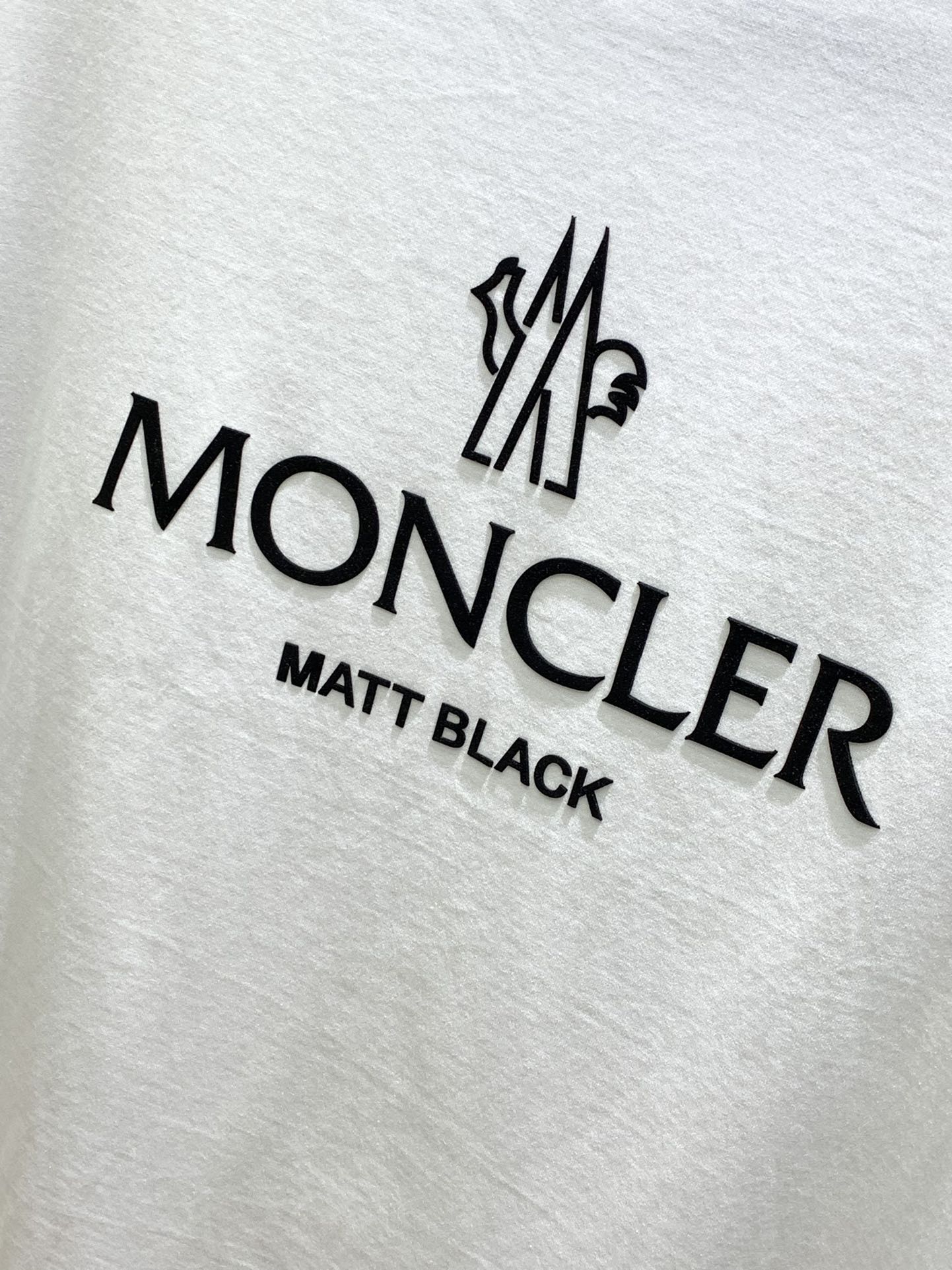 Moncler蒙口2024夏季最新品专柜同步有售原单狠货时尚休闲圆领短袖T恤上身舒适！吸睛而有亮点采用进
