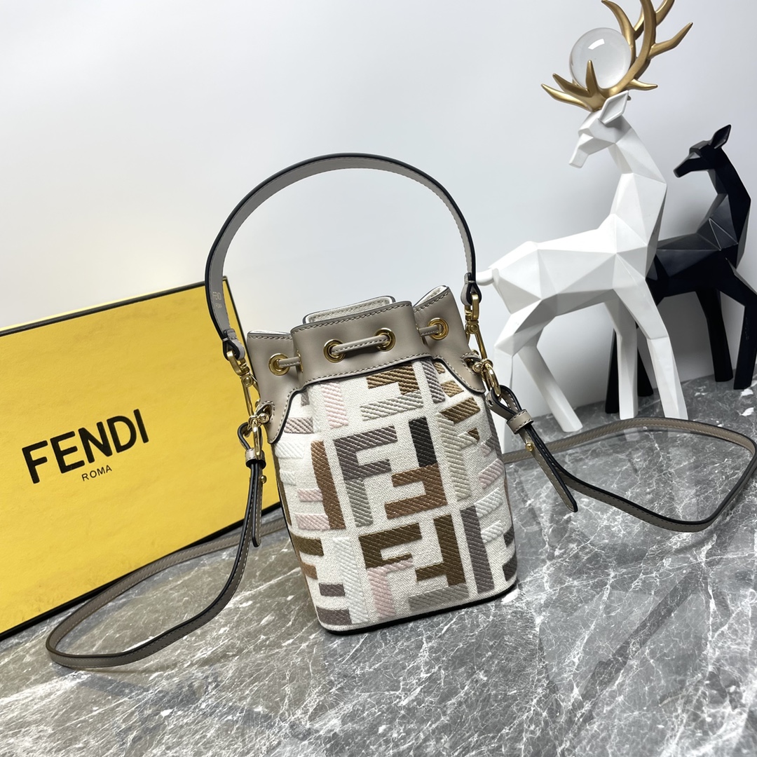 Fendi Mon Tresor mini 布料水桶包 可盐可甜 怎么凹造型都可