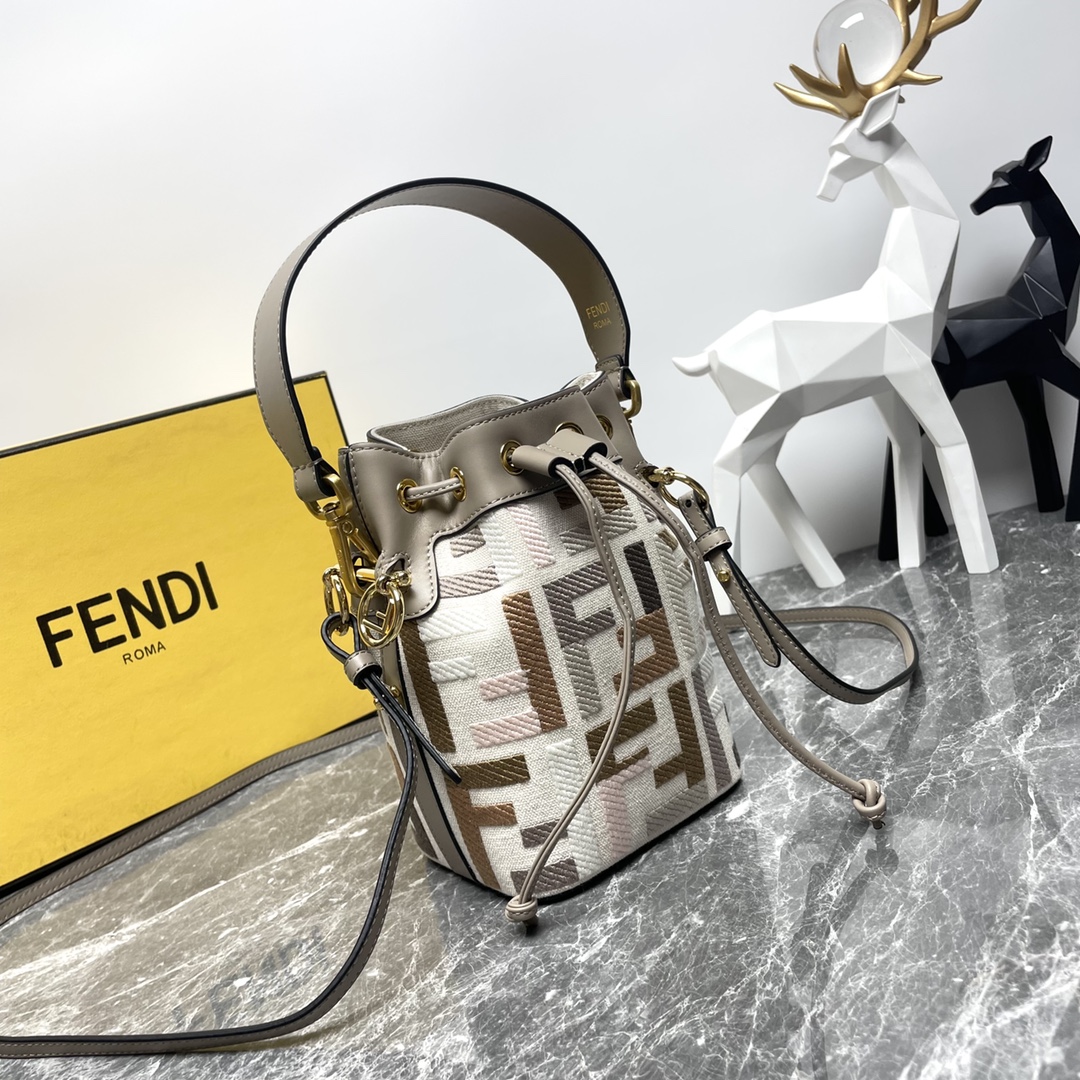 Fendi Mon Tresor mini 布料水桶包 可盐可甜 怎么凹造型都可