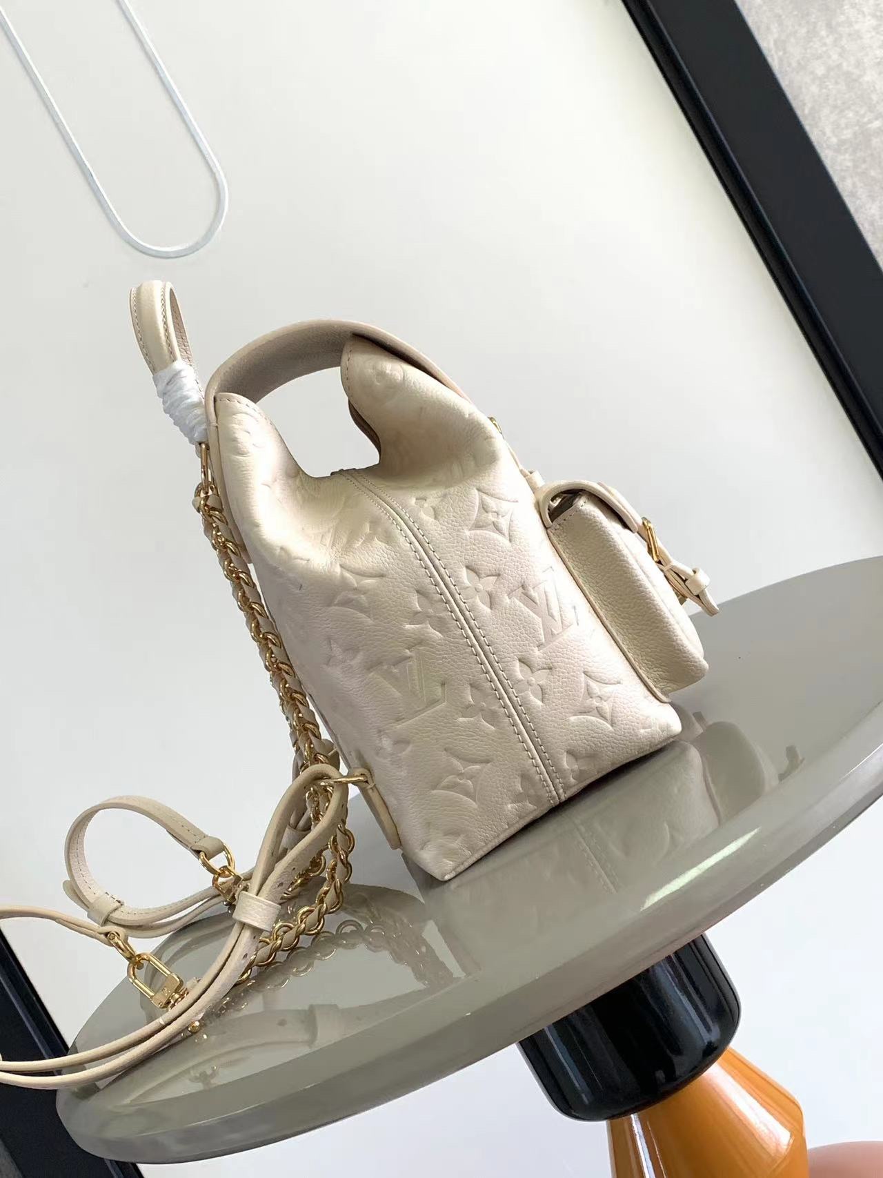 [Backpacks]This Backup backpack is made from MonogramEmpreinte cow leather Low