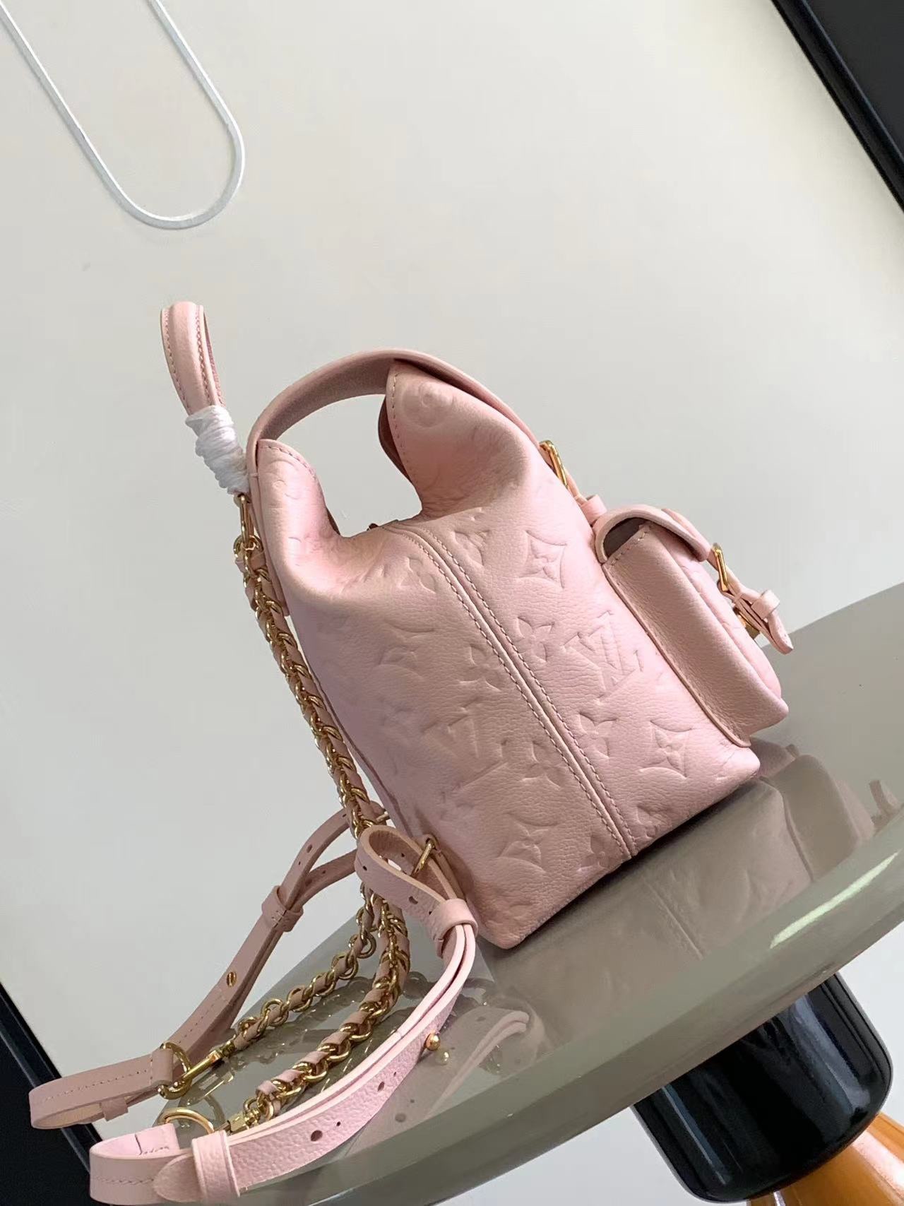 [Backpacks]This Backup backpack is made from MonogramEmpreinte cow leather Low