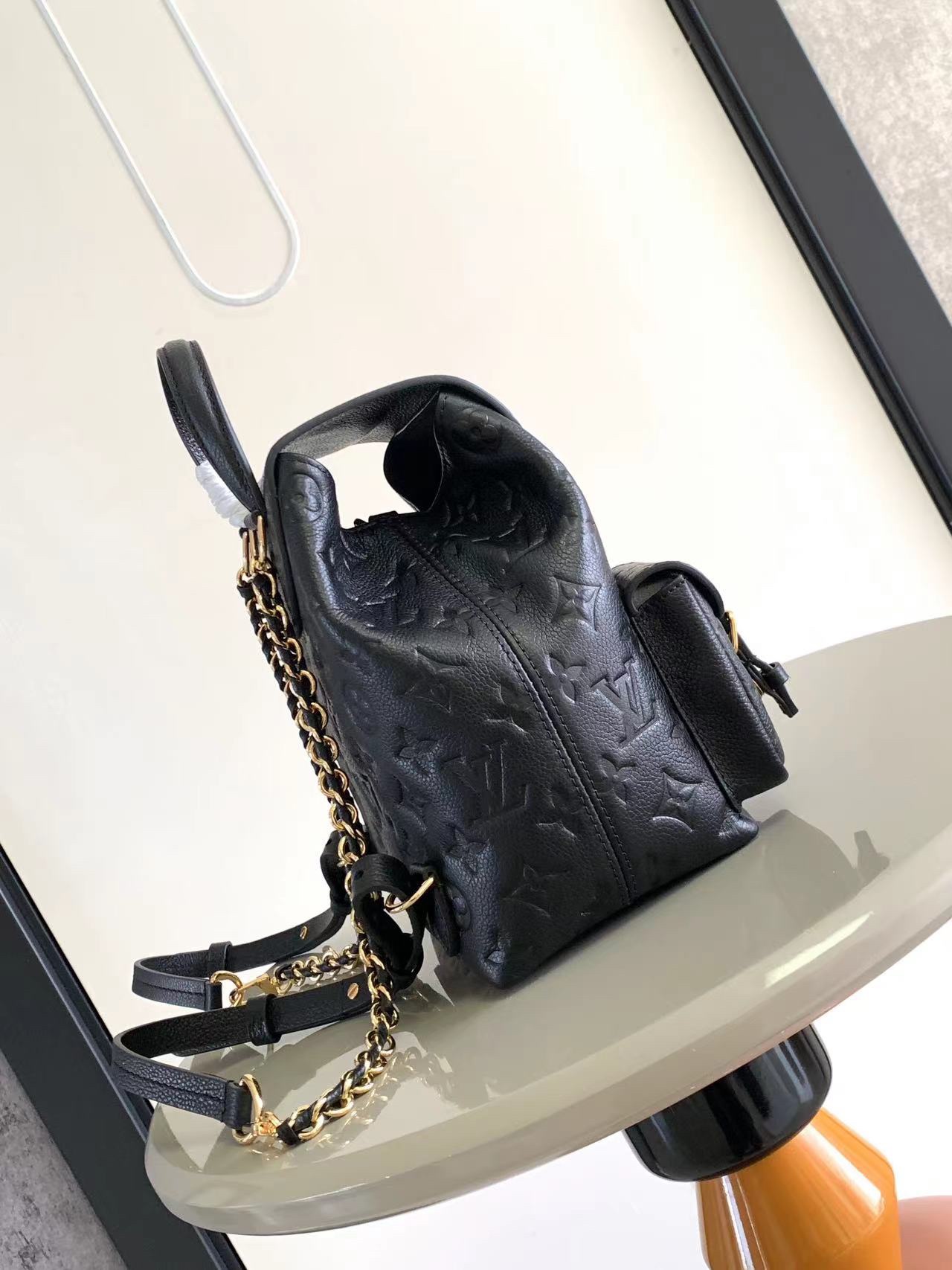[Backpacks]This Backup backpack is made from MonogramEmpreinte cow leather Low