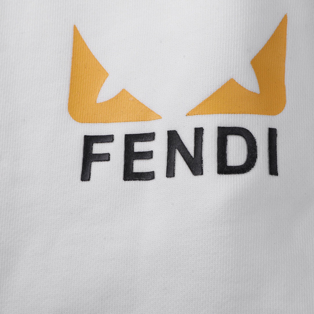 芬迪/Fendi 夏季新款 怪兽眼睛印花字母压胶休闲短裤