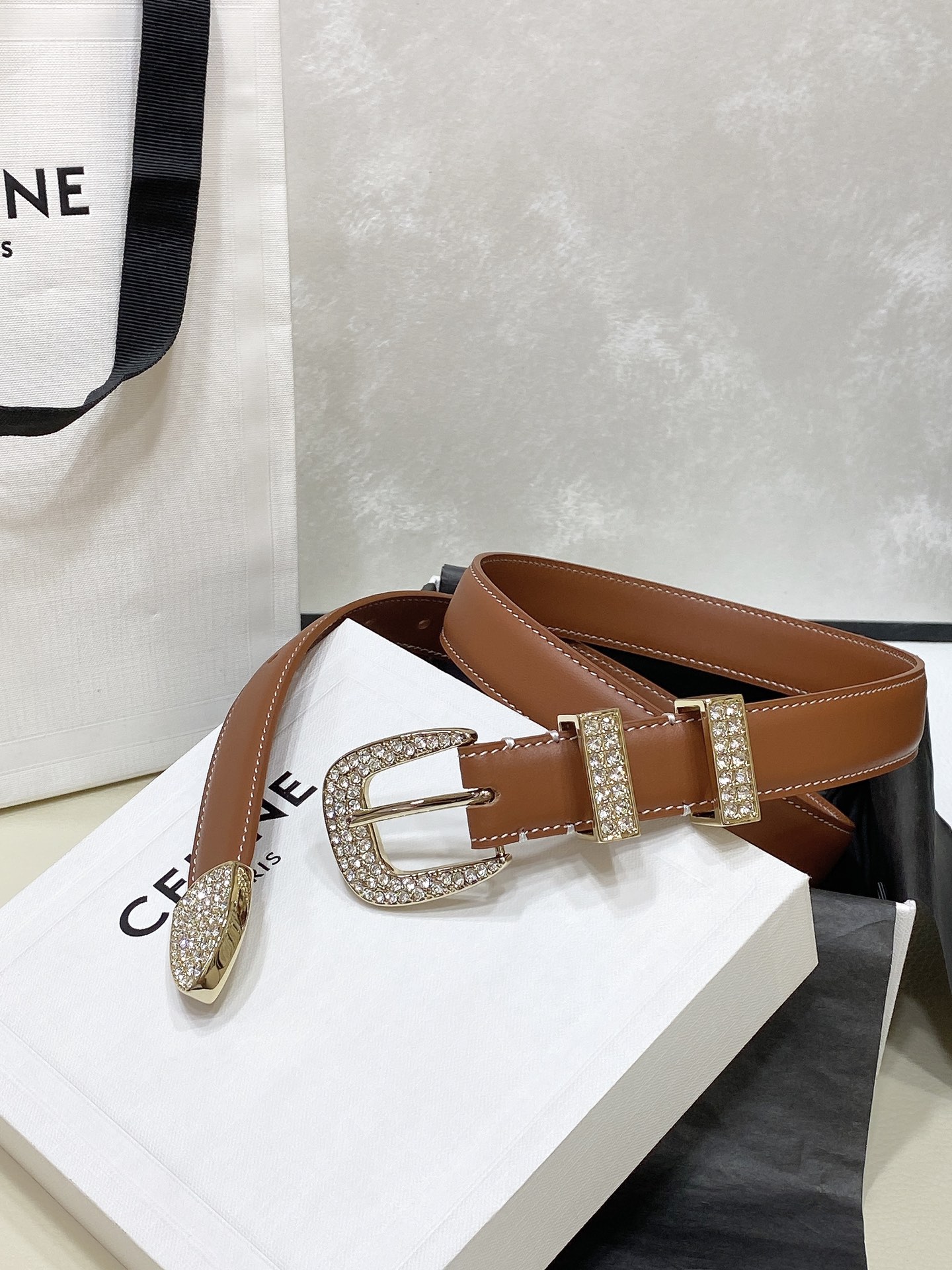 [Celine Belts] Sailin Celine24 top version, exclusive MARCO medium retro co