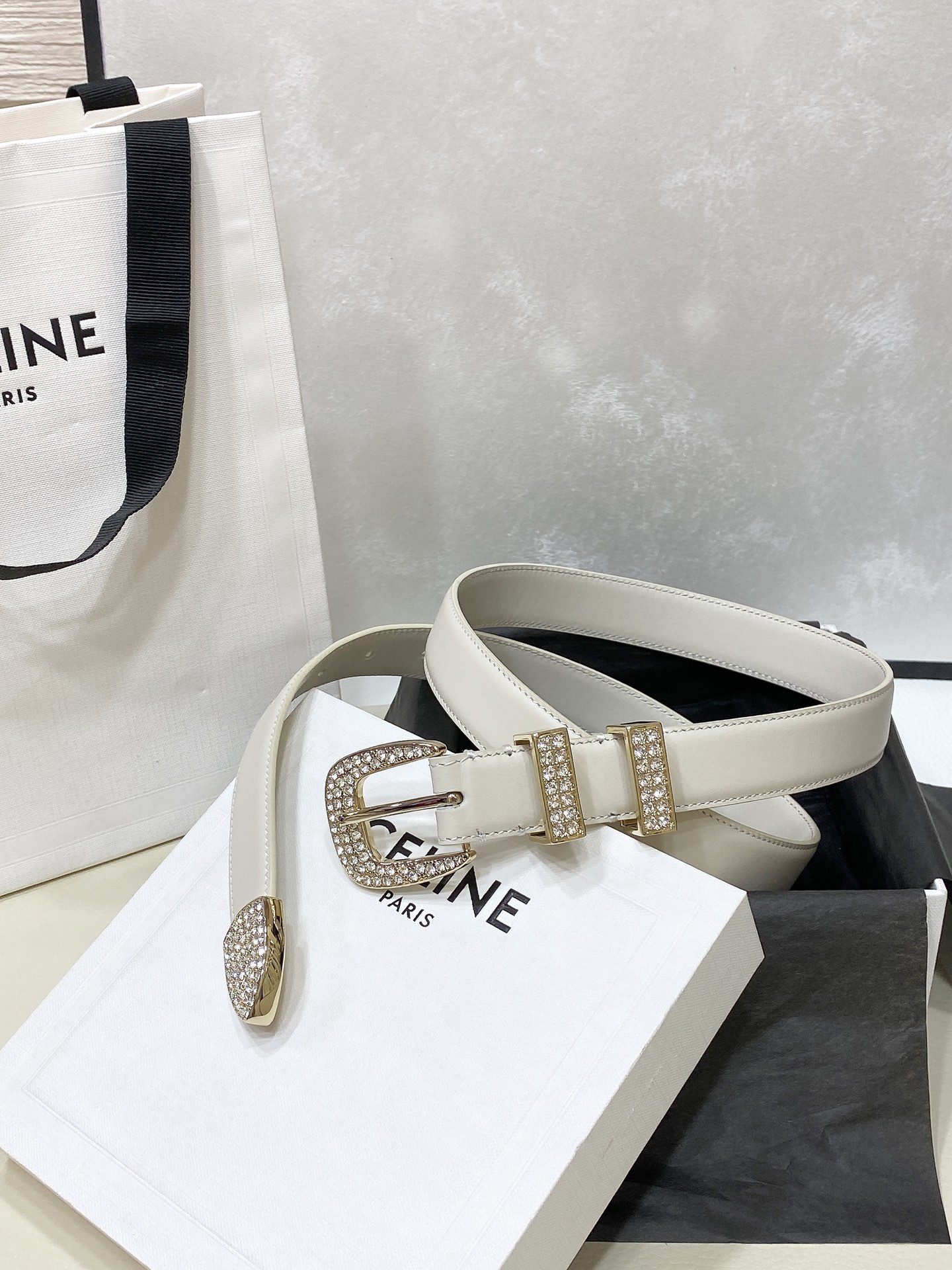 [Celine Belts] Sailin Celine24 top version, exclusive MARCO medium retro co
