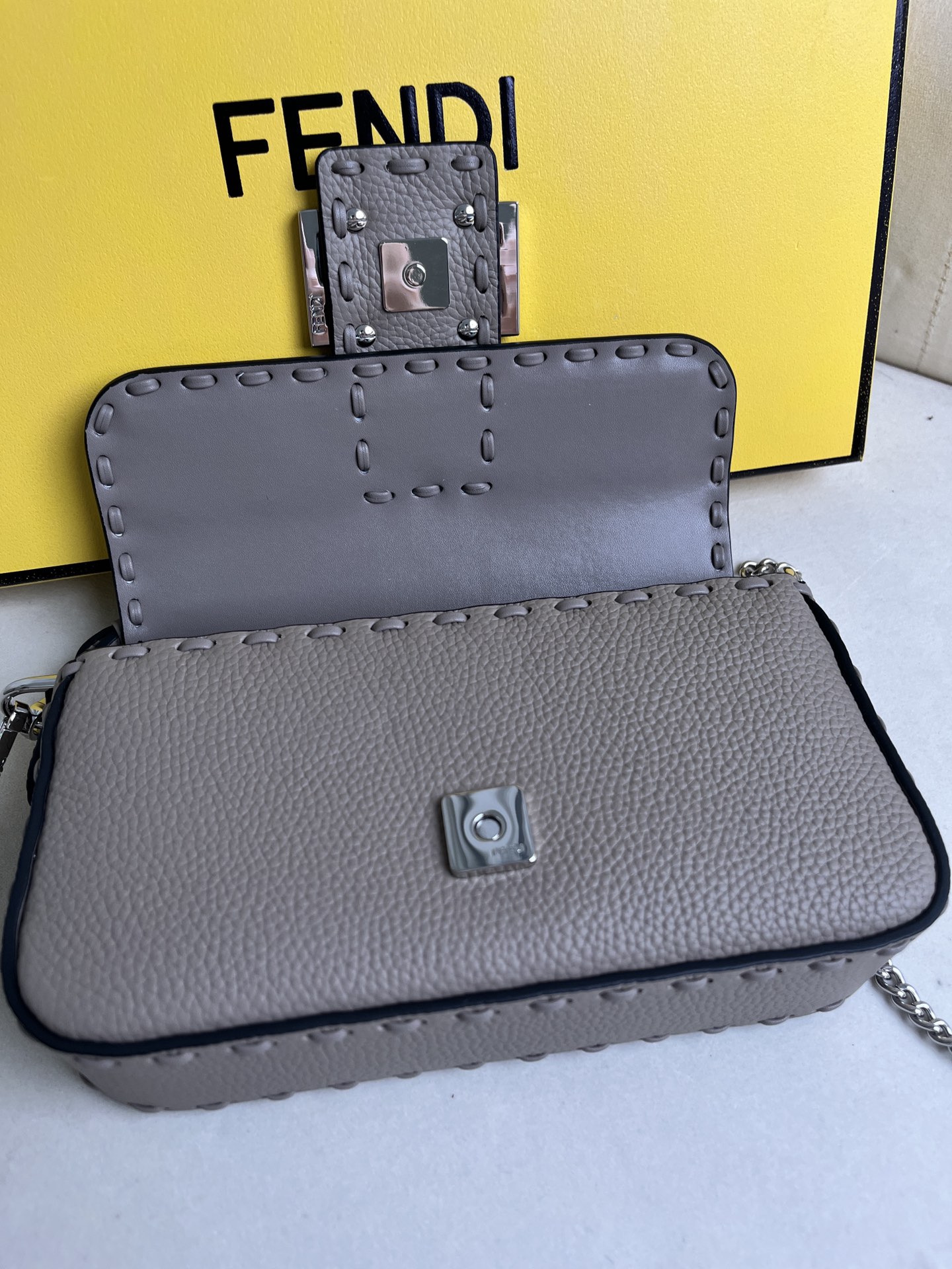 Fendi Baguette Hand-stitched Dove Gray Leather Shoulder Bag with Chain Strap 7 i1715845352 7515 5