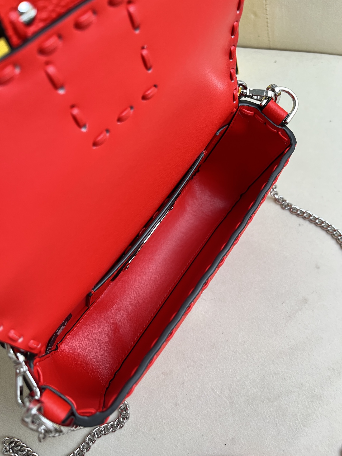 Fendi Baguette Red Leather Shoulder Bag with Chain - Elegant & Stylish 7 i1715845476 7746 6