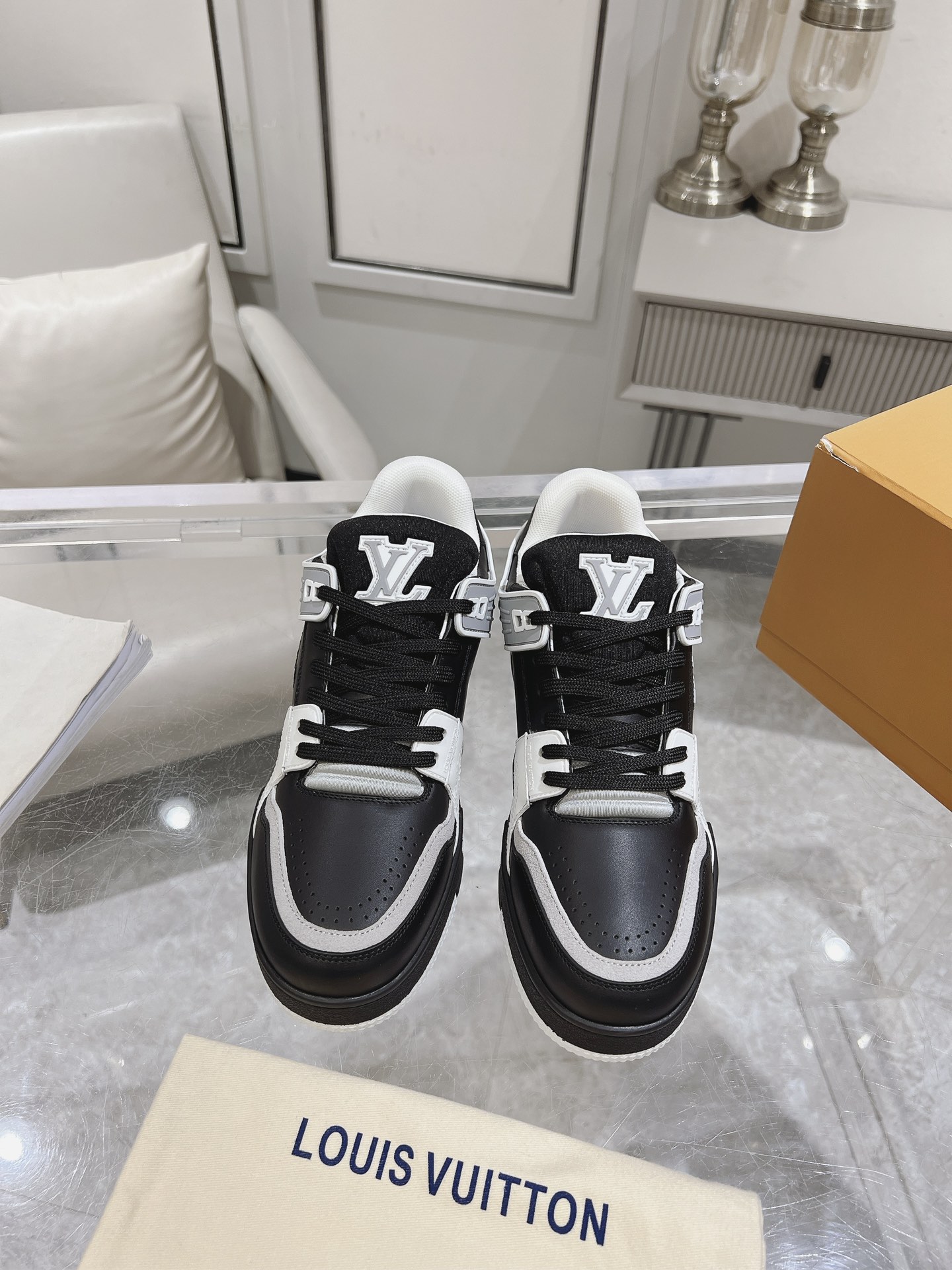 Louis Vuitton Shoes Sneakers Best Quality Replica
 Cowhide TPU Sweatpants