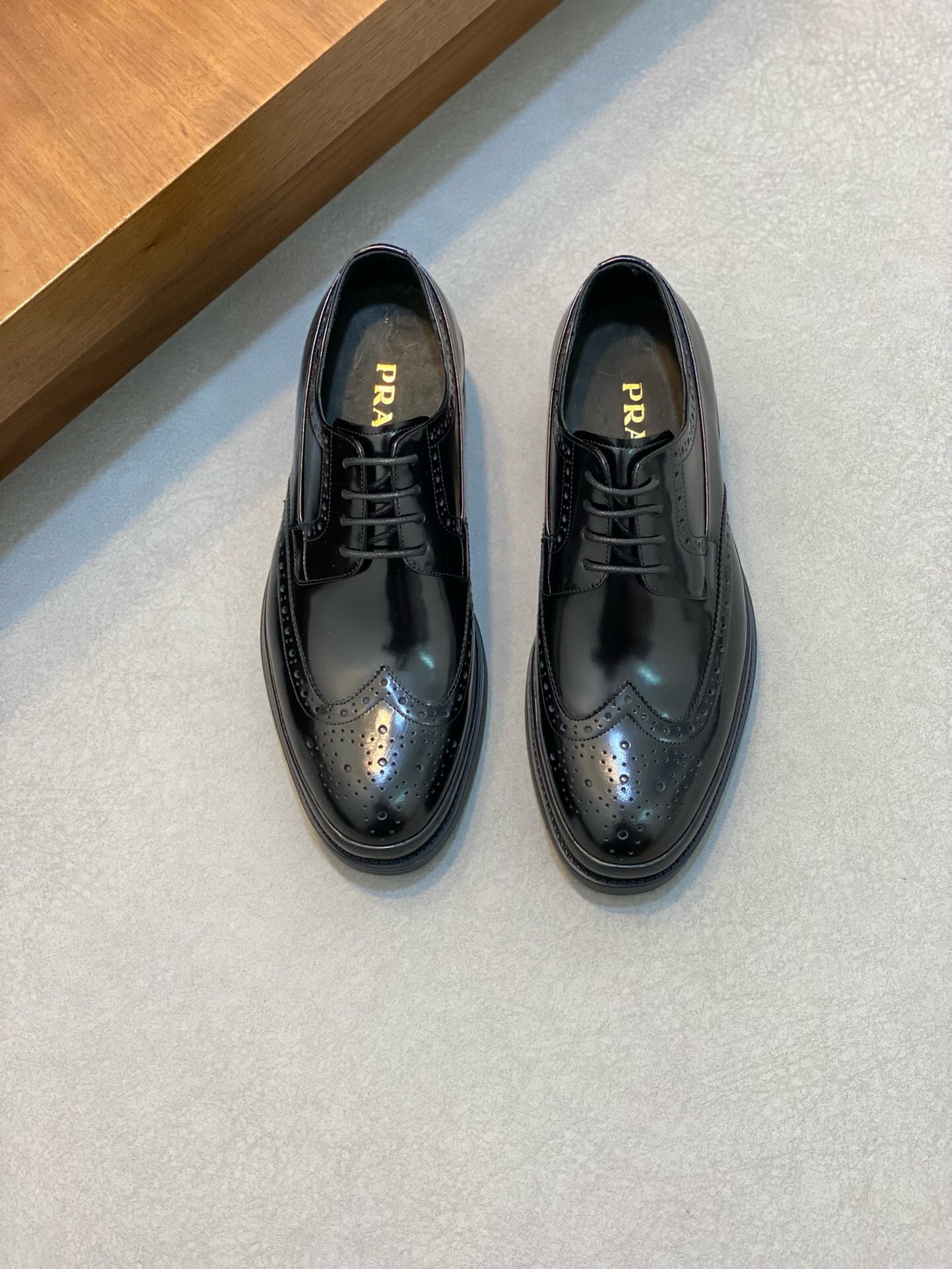 NO:218490,Brand P R A D A Color Original Color Size 39-44 Customized 38.45 Price Material Prada New Style Sponge Cake Shoes Super High Quality European and American Style Luxury Materials 1:1 Production of imported original cowhide   cowhide Inner Luxury Materials Purely handmade for comfortable wearing experience Original TPR rubber sole, Prada leather shoes, prada, cowhide19860909品牌P R A D A 颜色原版配色 码数39-44定做38.45 价格 材质普拉达新款 松糕鞋超高品质欧美风格 奢华选材1:1制作 鞋面采用进口原版牛皮 牛皮内里奢华用料 纯手工打造只为舒适的穿着体验原版TPR橡胶大底,普拉达 皮鞋,prada,cowhide,Men's shoes