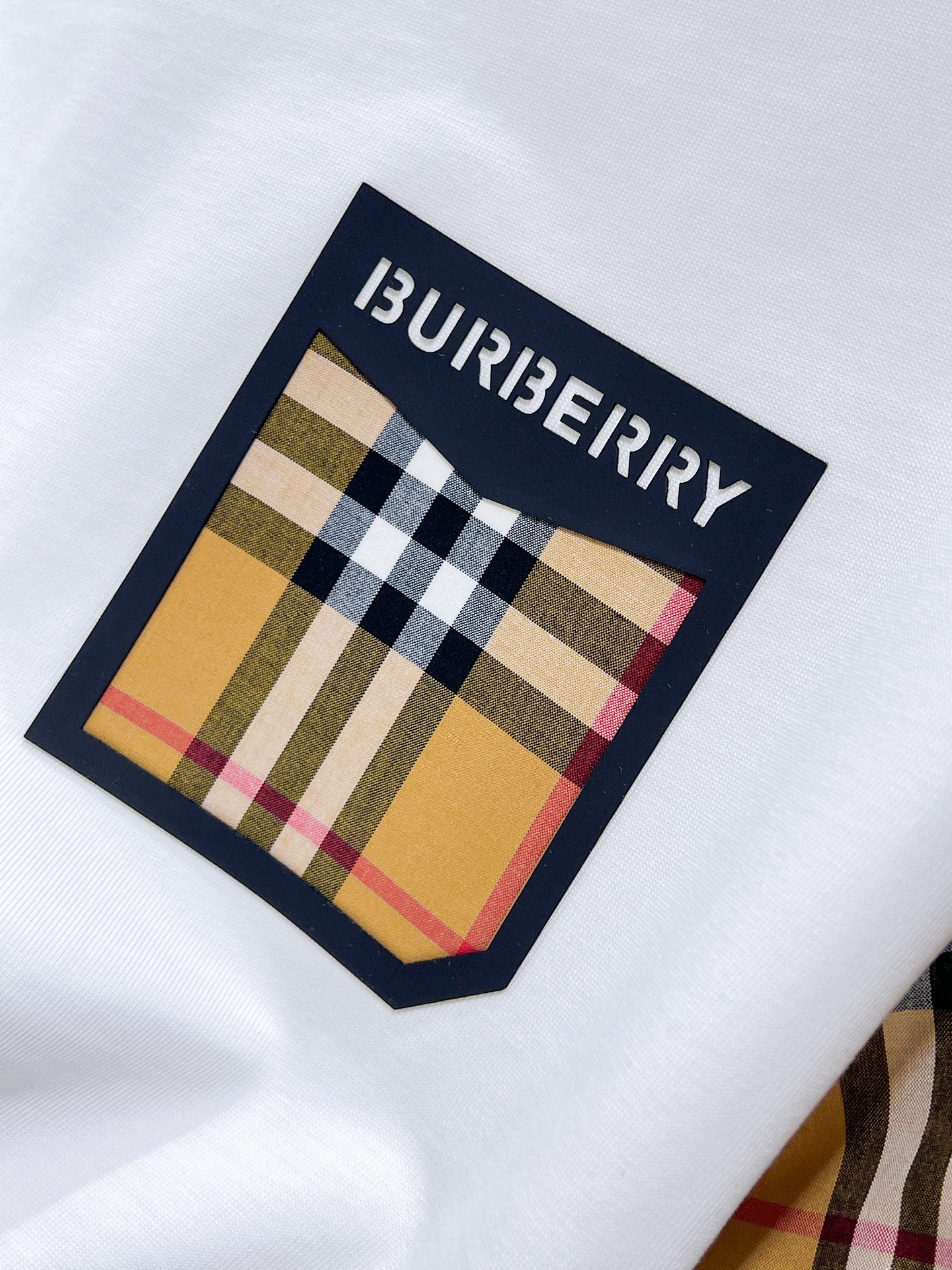 Burberry 休闲短袖短裤套装服装,burberry 8 Burberry 休闲短袖短裤套装服装,burberry 8