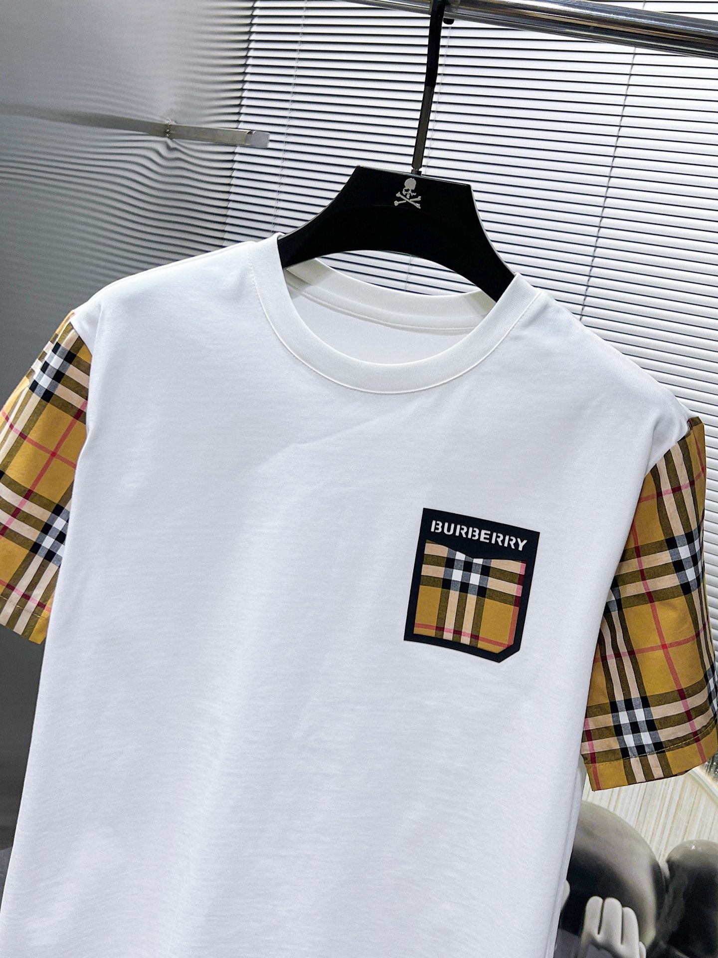 Burberry 休闲短袖短裤套装服装,burberry 6 Burberry 休闲短袖短裤套装服装,burberry 6