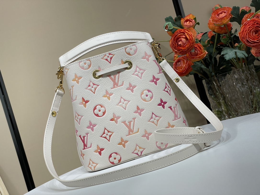 Louis Vuitton Rare edition counter