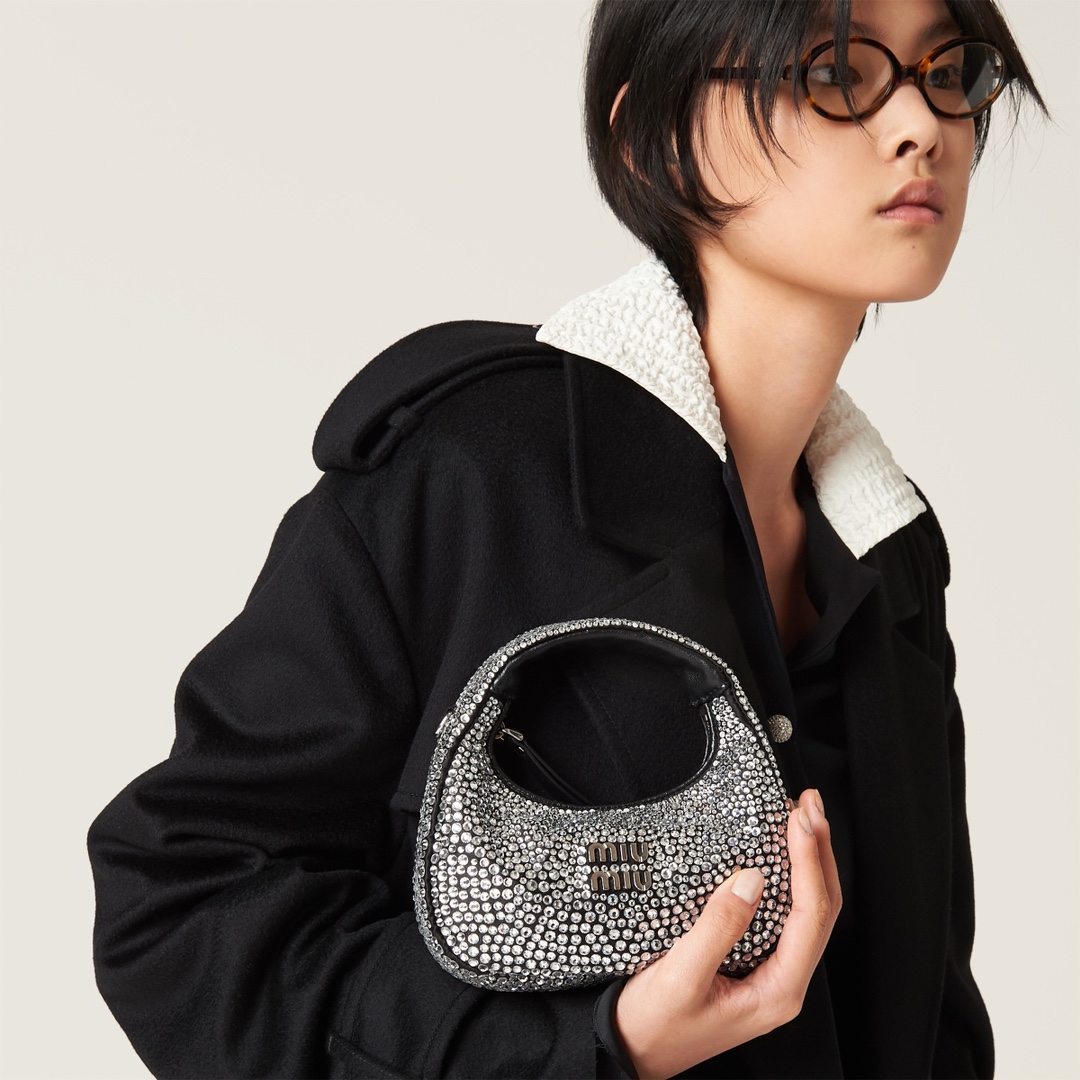 Miu Miu Product _ddCqfcMlI_bYEGglbfQWgeeFk1U9eKzJQF6XHMQ