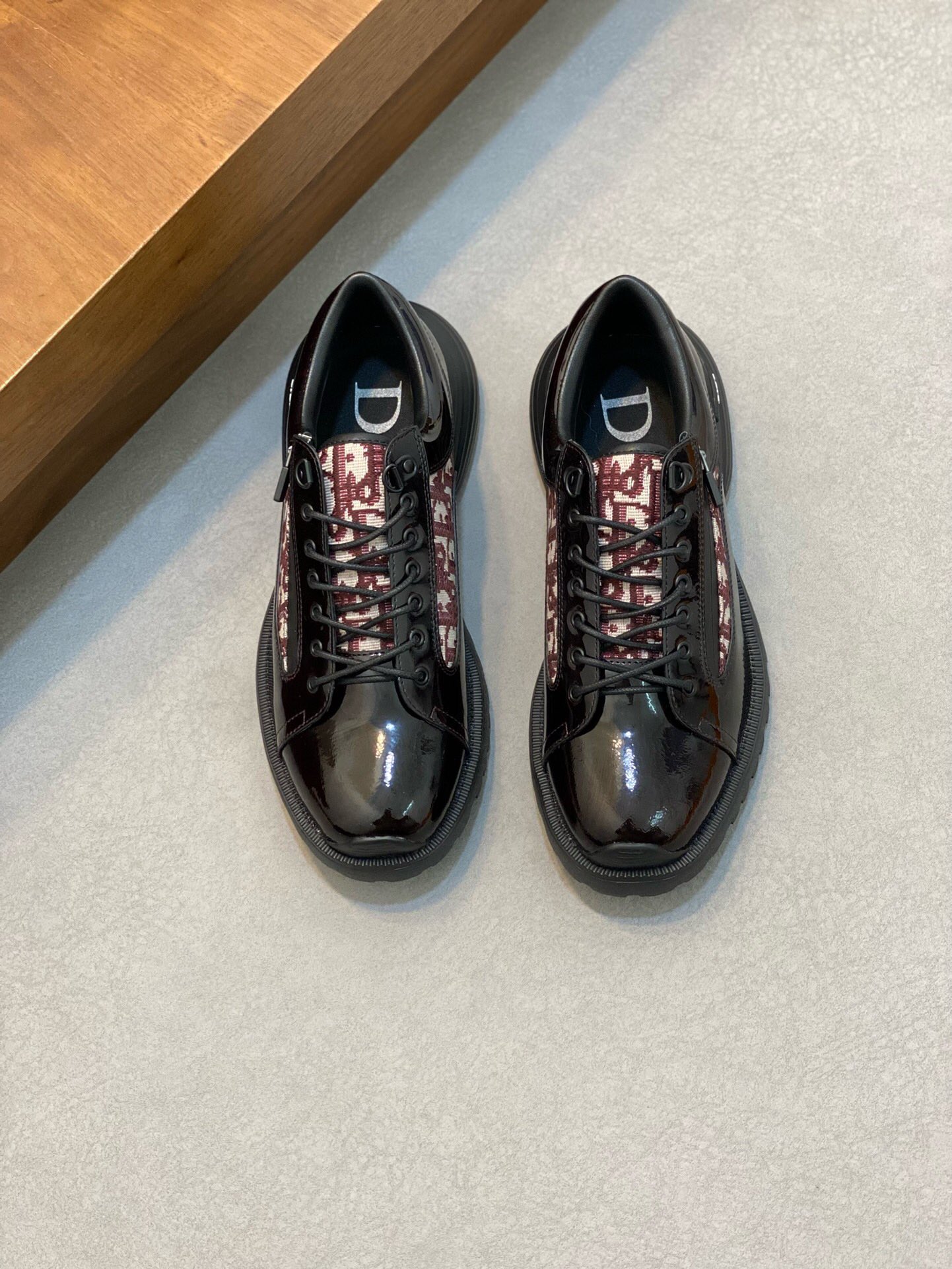 NO:218684,Brand Dior color original color matching number 39-44 customized 38.45 Price Material Dior casual shoes The same style of the counter is preferred cowhide head layer cowhide inner mesh cloth footbed style atmospheric footwear, perfect streamlined high-quality workmanship 1:1 accurate reproduction purely handmade to create a comfortable wearing experience Original rubber outsole, Dior casual shoes, dior, dior, cowhide19860909品牌Dior 颜色原版配色 码数39-44订做38.45 价格 材质迪奥休闲鞋 专柜同款优选牛皮头层牛皮内里网布垫脚版型大气上脚超有气质完美的流线高品质做工1:1精准复刻 纯手工打造舒适的穿着体验原版橡胶大底,Dior休闲鞋,dior,dior,cowhide,Men's shoes