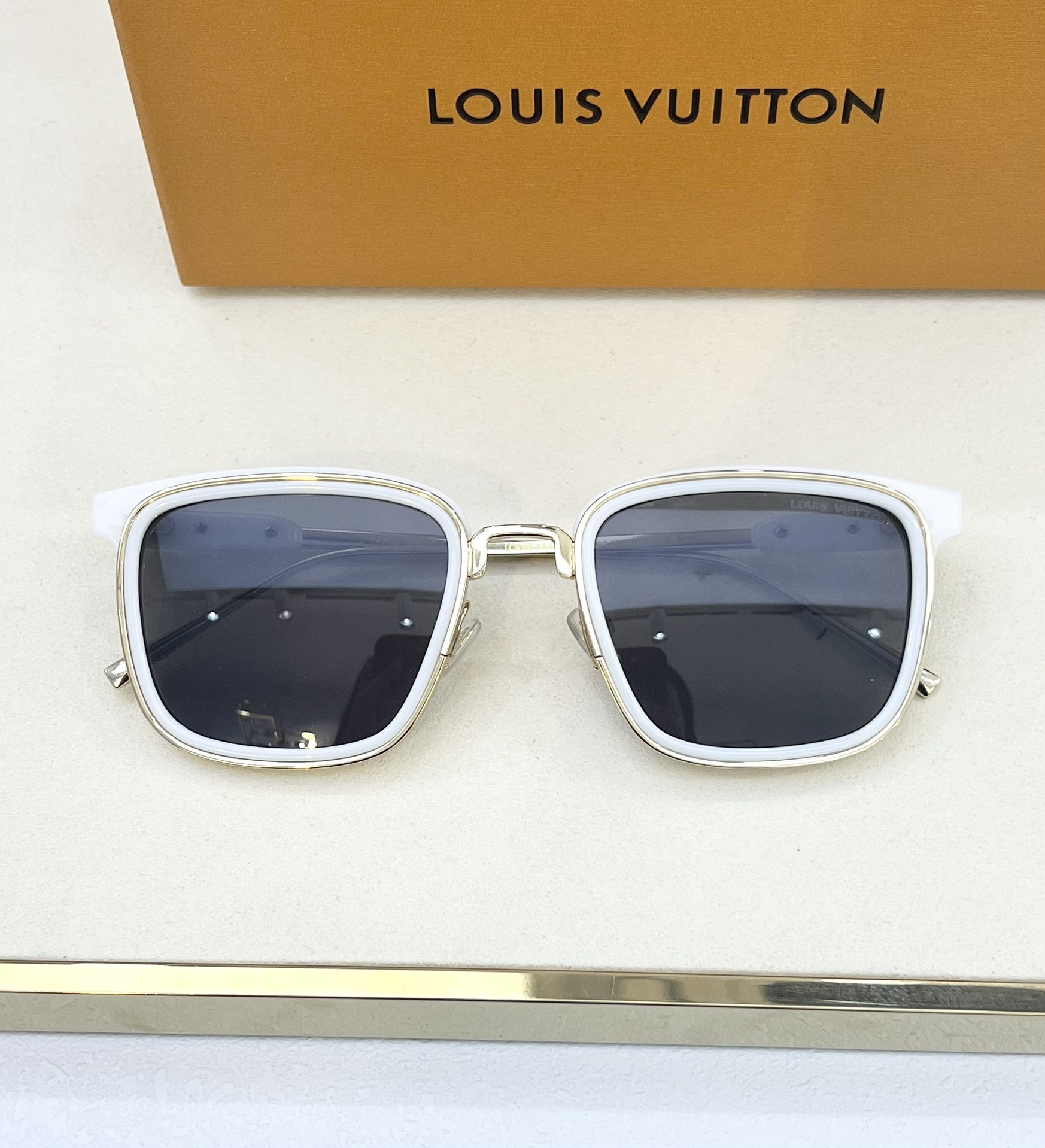 LOUISVUITTO*MODELZ1495USIZE53口21-145