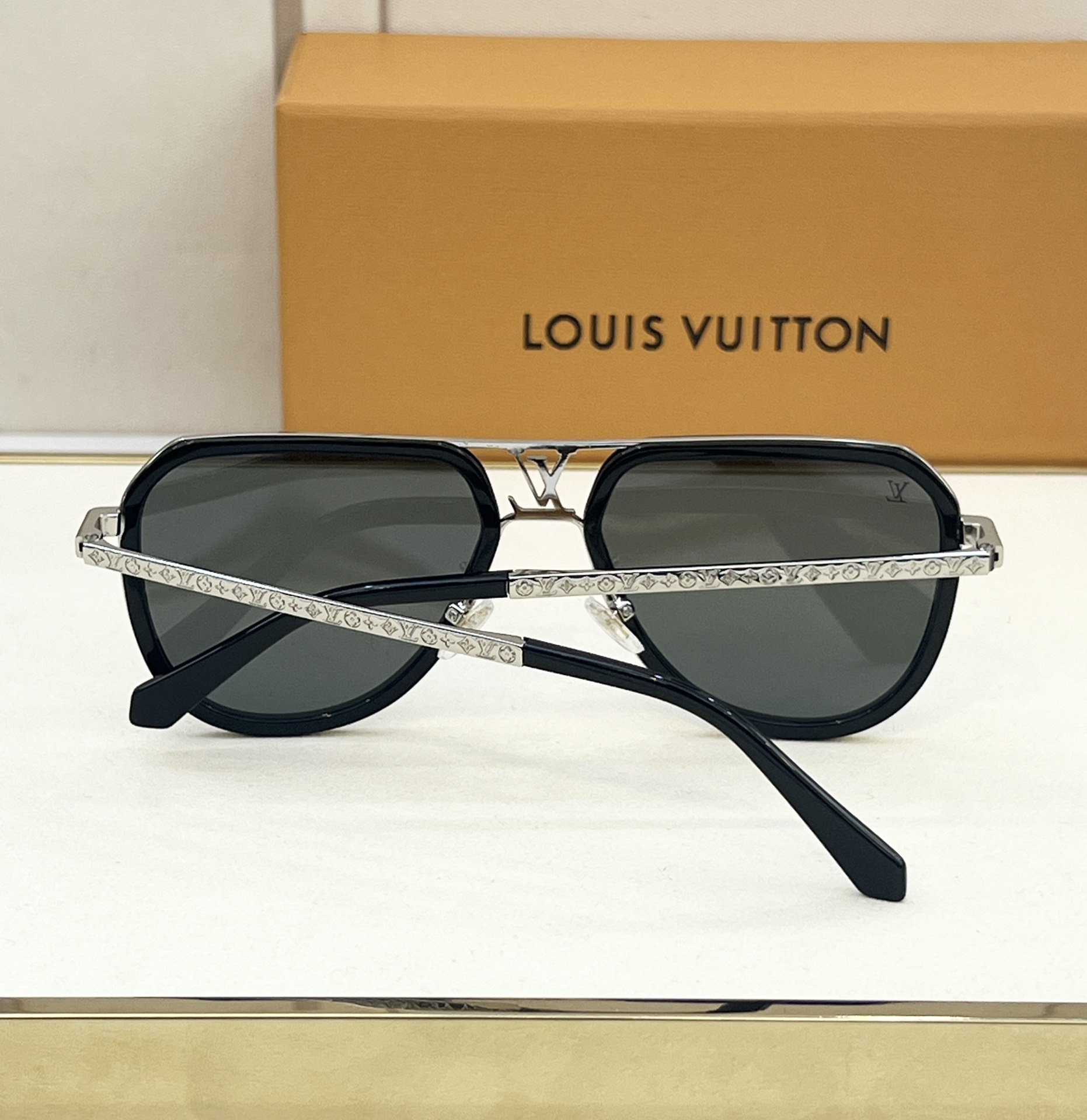 LOUISVUITTO*MODELZ2129USIZE55口16-145