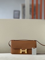 Modelo: CJG26 Codificação: CJG260300 Material: EP Cor de couro: CK37 Brown dourado /fivela de ouro Tamanho: 24x13x4 cm Descrição; É difícil comprar no meio. 1 Modelo: CJG26 Codificação: CJG260300 Material: EP Cor de couro: CK37 Brown dourado /fivela de ouro Tamanho: 24x13x4 cm Descrição; É difícil comprar no meio.