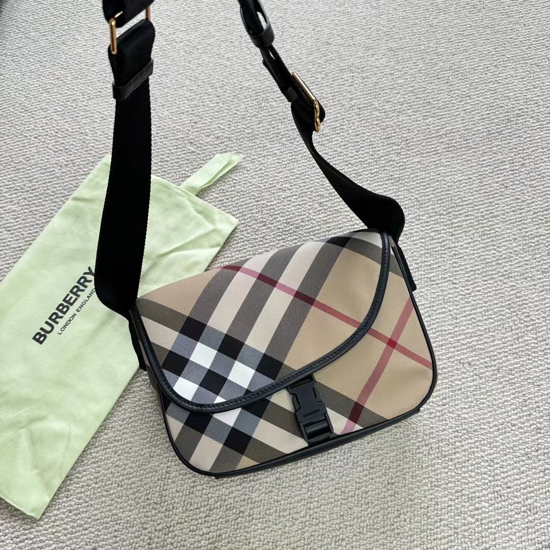Burberry High-end details, real shots of deliveryBrothers and sisters, close your eyes and enterGoods crossbody bag, unisex, can be carried on th