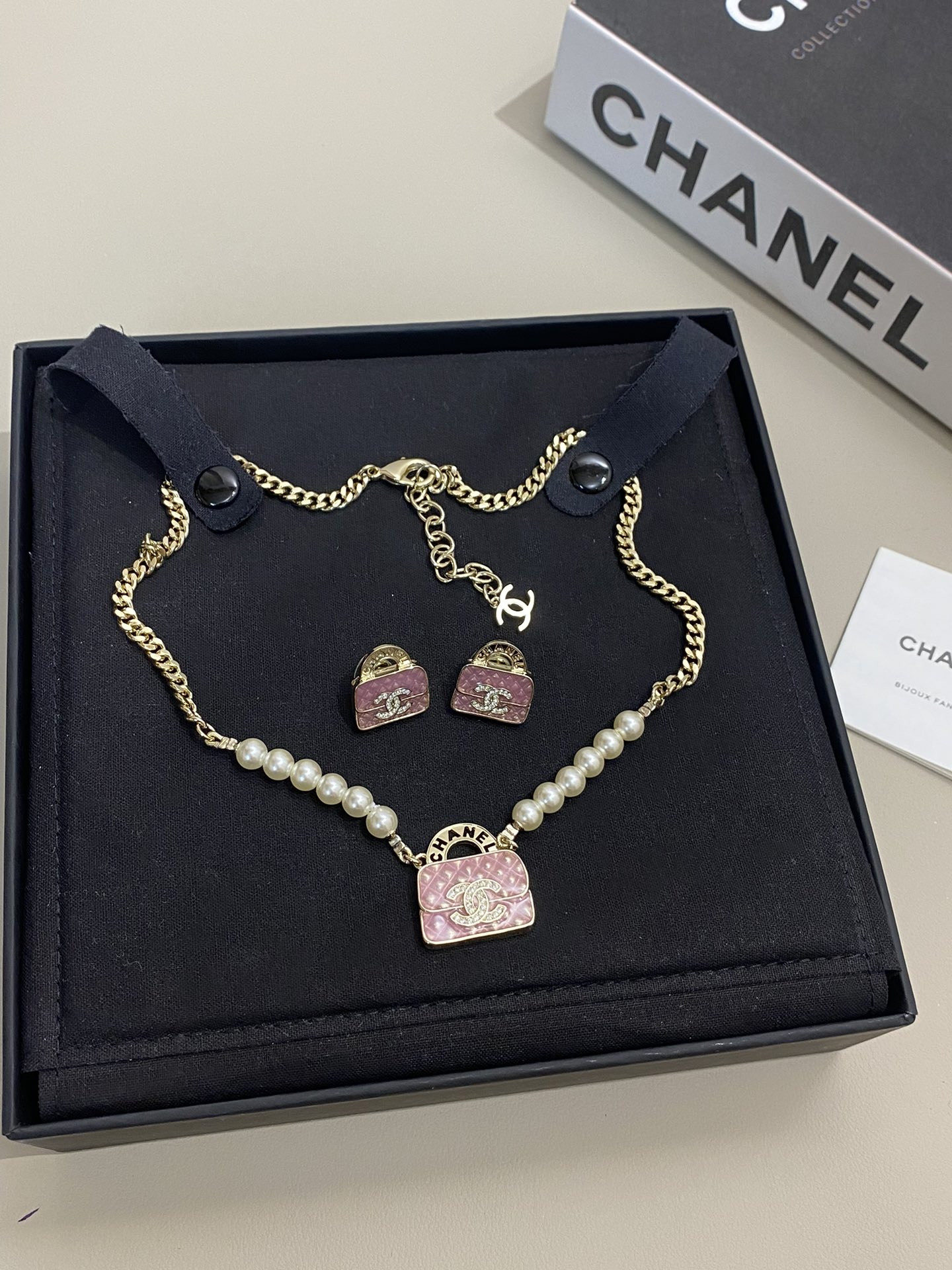 Chanel Sieraden Oorbellen Kettingen&hangers Wit Zomercollectie