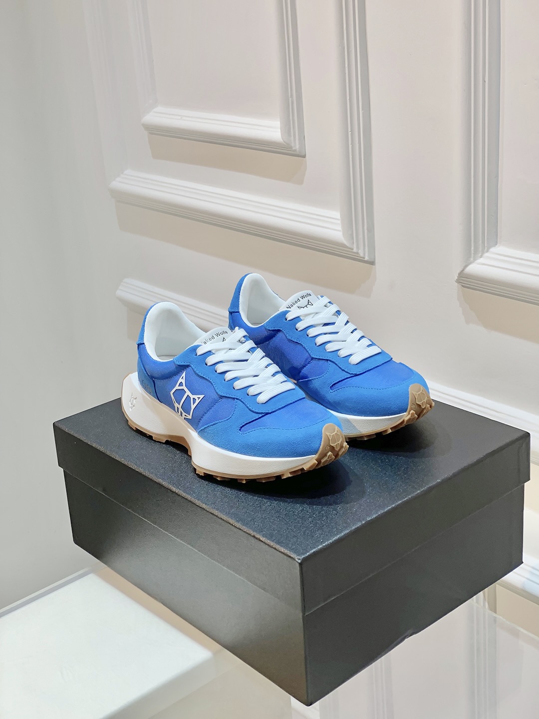Luxurious Nakedwolf & Vital Sneakers with Unique American Style Founded in 2017.