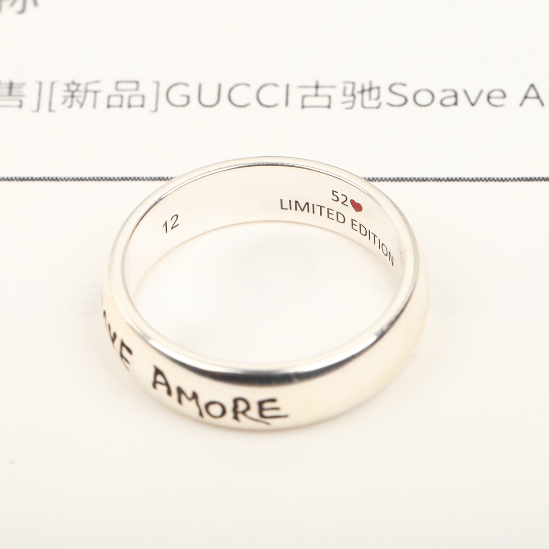 戒指入手官网1900价询客Fu“SoaveAmore”意为“细腻的爱”致意Gucci各系列中所推崇的浪漫