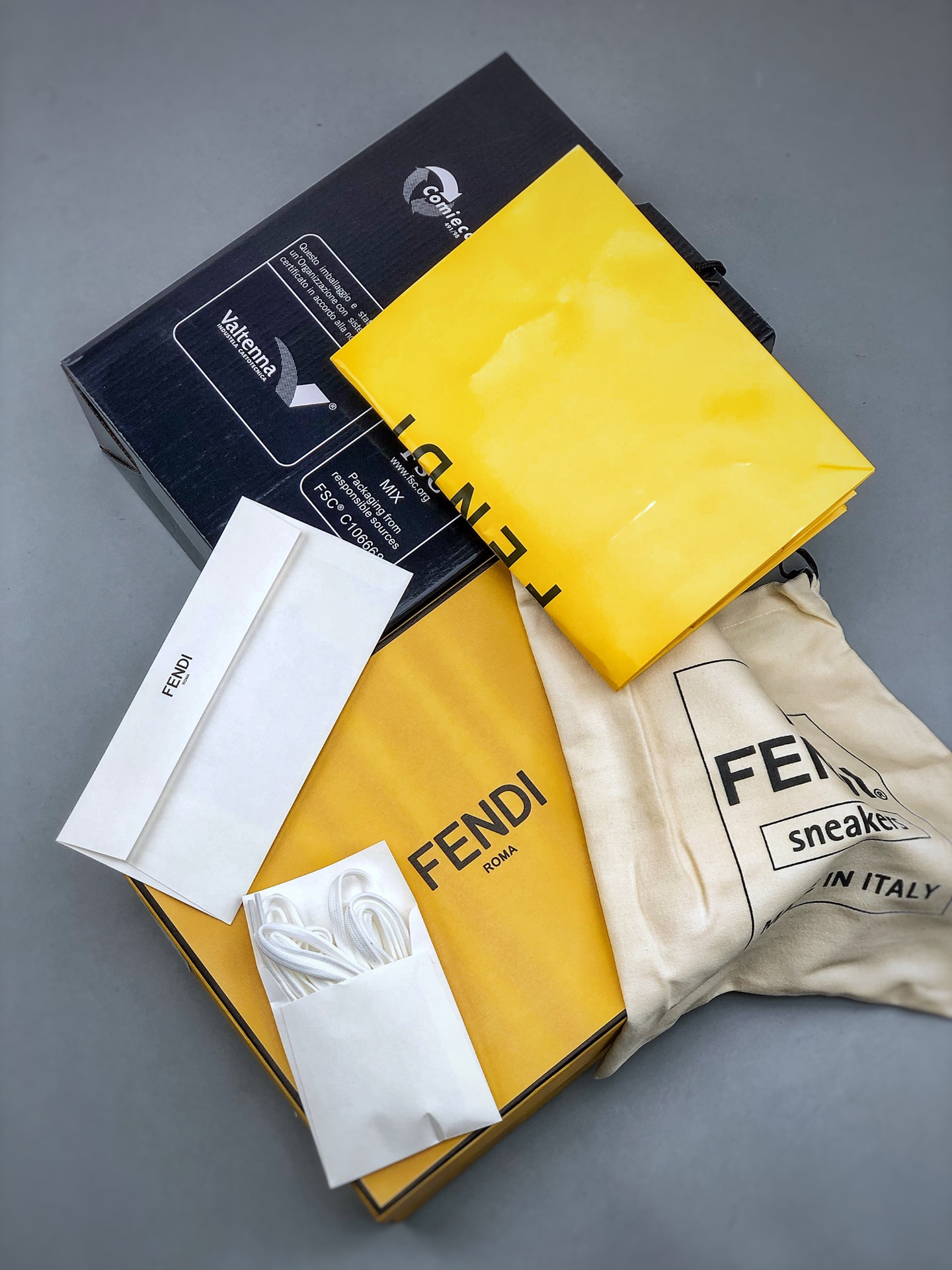380 意大利著名奢侈品牌·芬迪Fendi Flair Leather Sneaker Low 弗莱尔系列低帮复古百搭德训风休闲运动板鞋