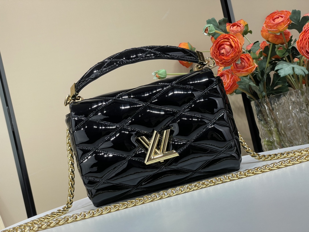 Louis Vuitton Rare in-stock version [Go-14 Twist MM handbag] M25046 22891 black (diamond patent leather) gold buckle