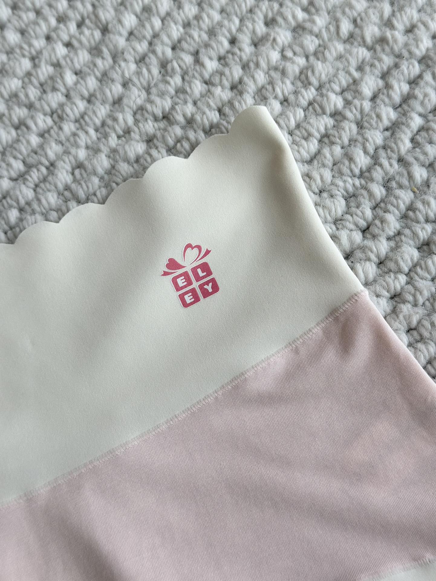 🆕正品ELEY无尺码裸感高腰女士内裤，应广大爱你粉的需求现增加新色，底裆升级为真丝底裆，包装由普通包装改