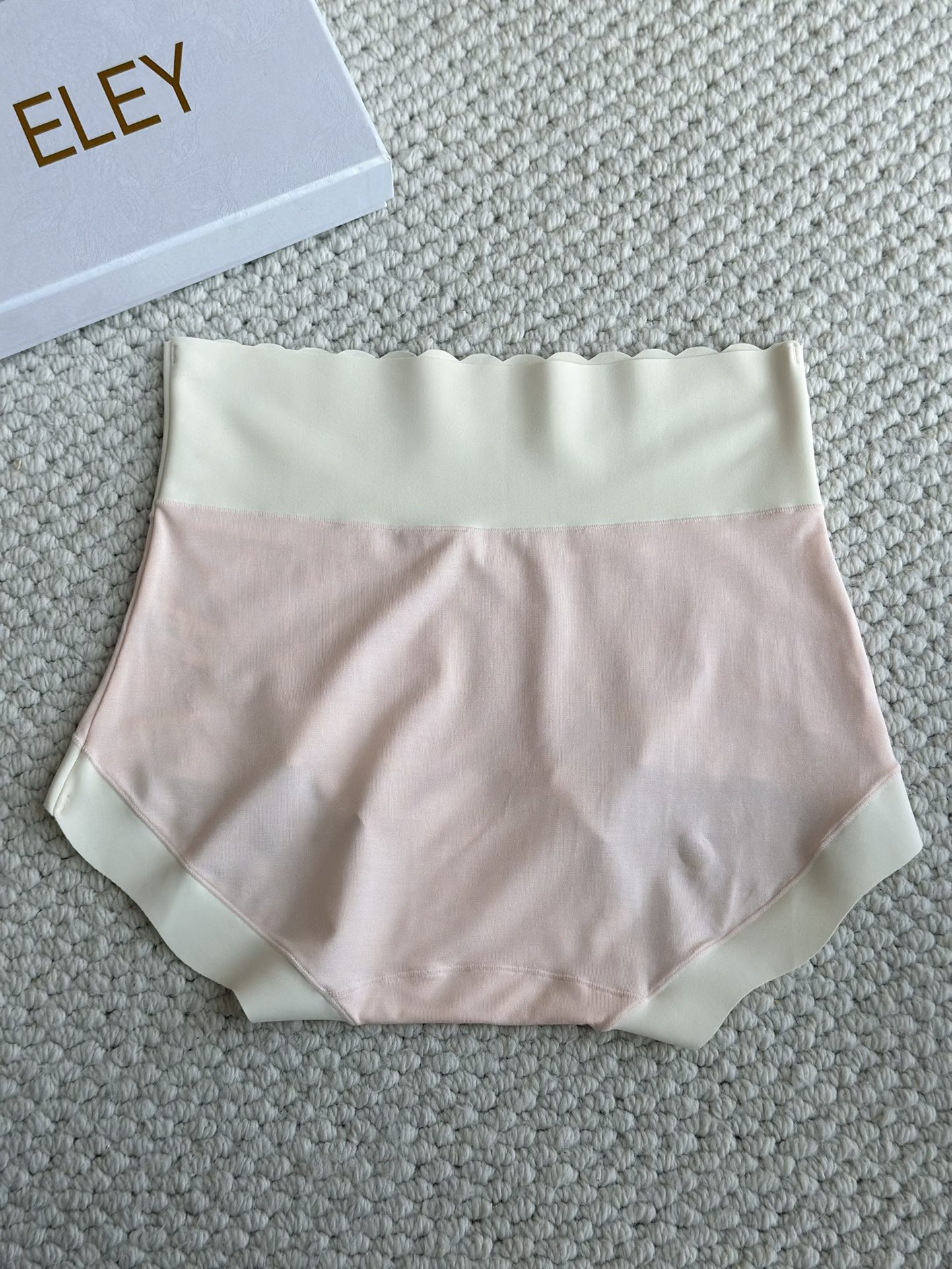 🆕正品ELEY无尺码裸感高腰女士内裤，应广大爱你粉的需求现增加新色，底裆升级为真丝底裆，包装由普通包装改