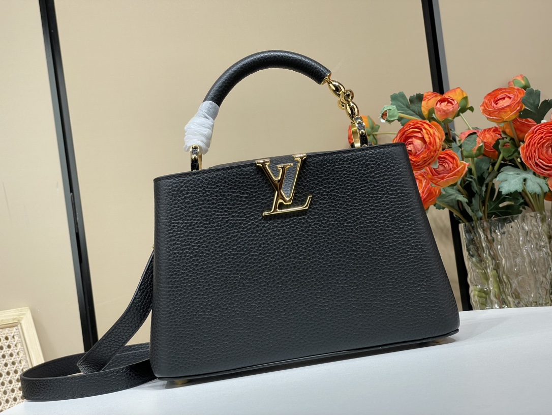 Louis Vuitton Trumpet! Rare pairing 24 new products first release [Capucines BB handbag] M48865 24698 black (flower)