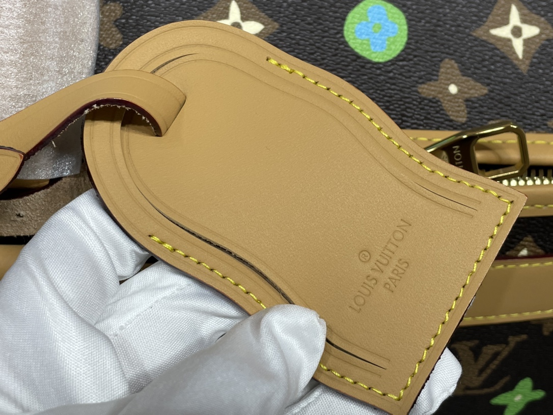Louis Vuitton The high-quality dog cage has arrived again [Dog bag pet box] M47066 brown color (Tyler co-branded) with shoulder strap