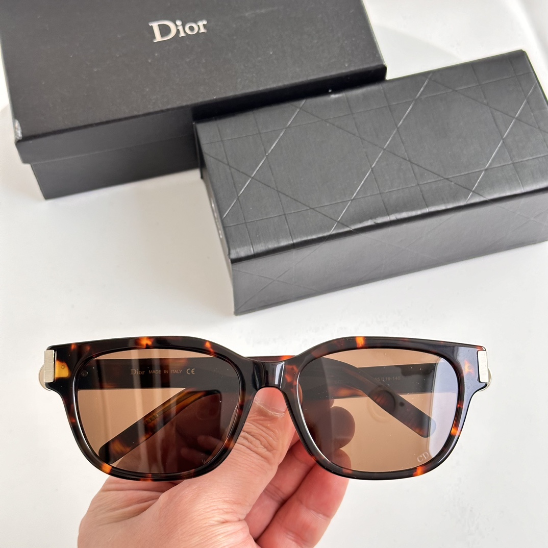 ️DIORCDICONS1F简约大气墨镜️SIZE55口19-140