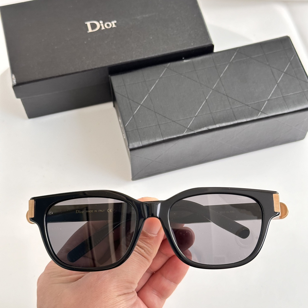 ️DIORCDICONS1F简约大气墨镜️SIZE55口19-140