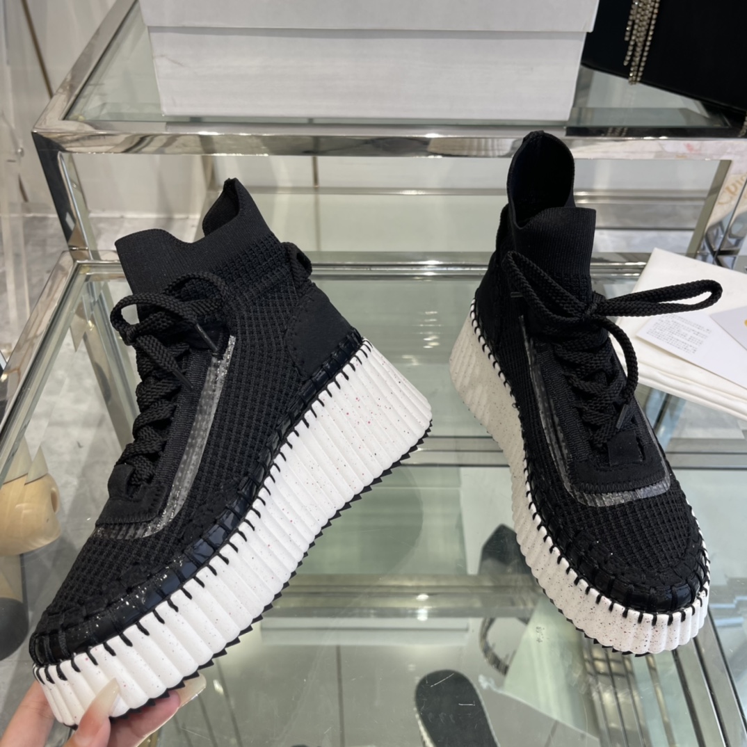 New Chloe 2024 Nama Sneaker: Eco-Friendly White Shoes Worn by Celebrities - 图片 4