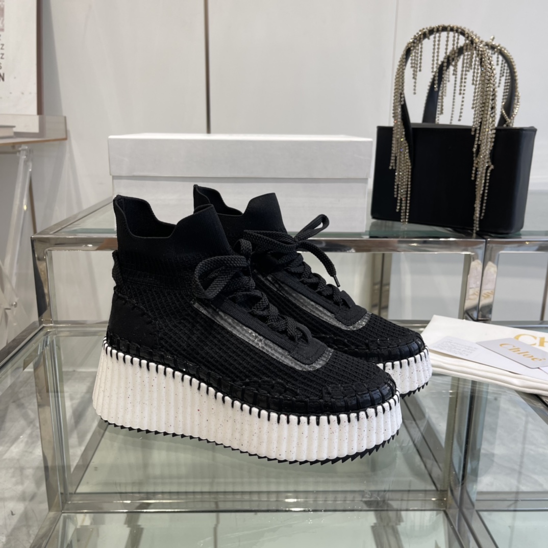 New Chloe 2024 Nama Sneaker: Eco-Friendly White Shoes Worn by Celebrities - 图片 3