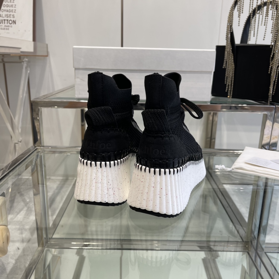 New Chloe 2024 Nama Sneaker: Eco-Friendly White Shoes Worn by Celebrities - 图片 7