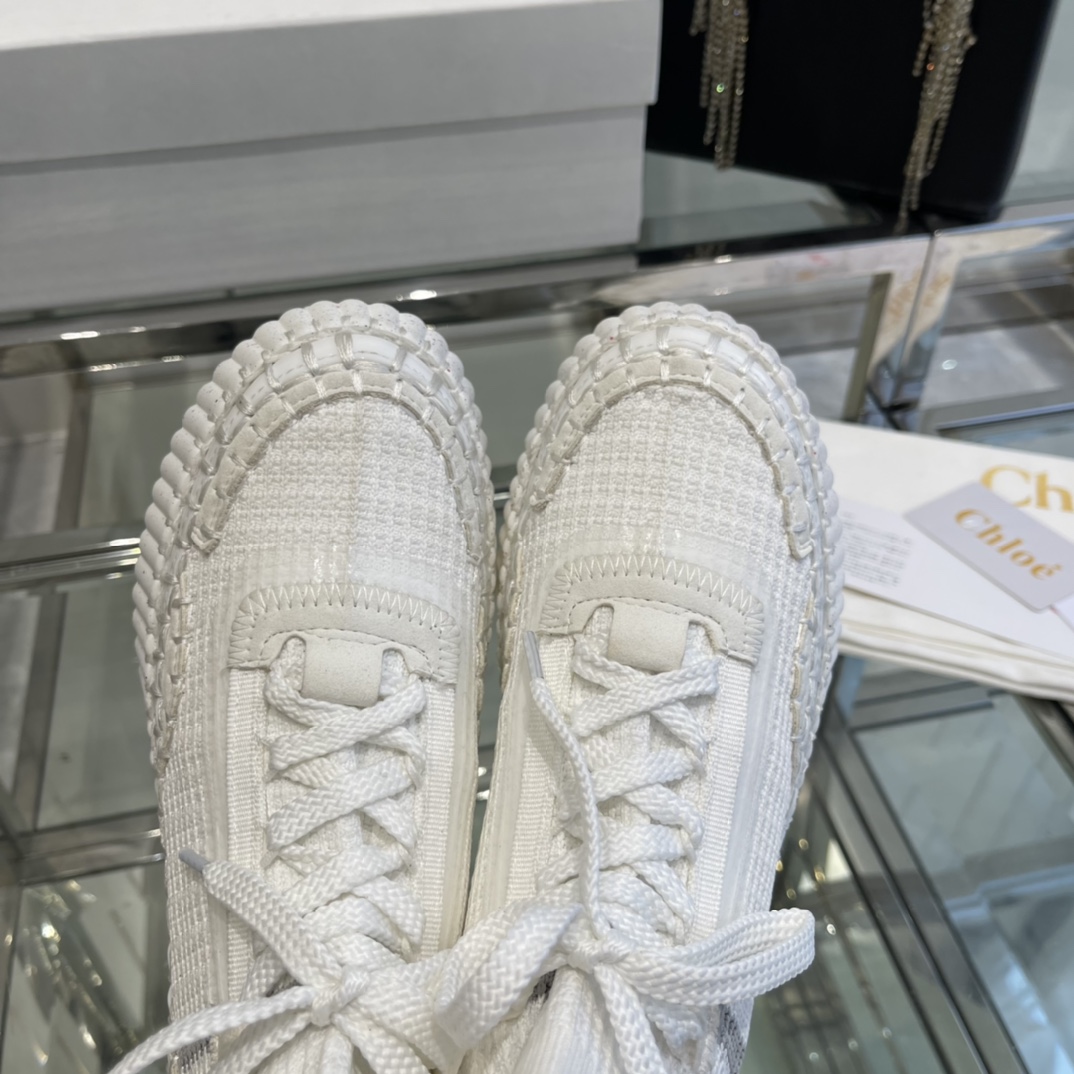 “New Chloe 2024 Nama Sneaker: Eco-Friendly White Shoes Worn by Celebrities” - 图片 6