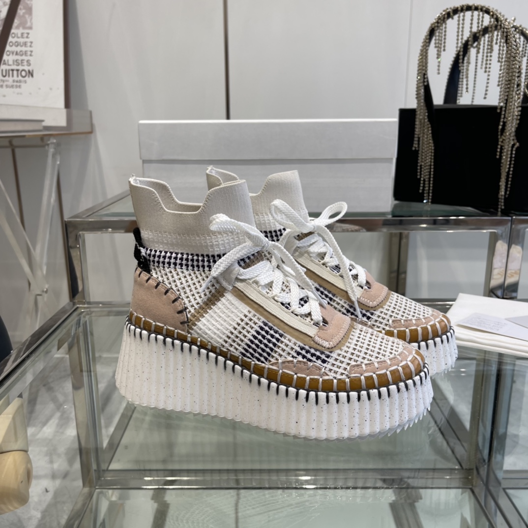 Eco-Friendly Hand-Sewn Chloe 2024 Nama Sneakers: Sustainable, Stylish, and Celeb-Approved - 图片 3