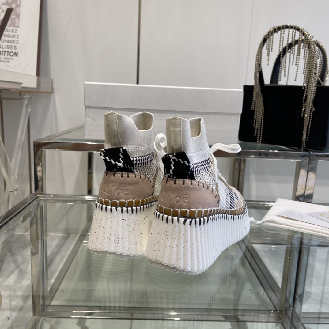 Eco-Friendly Hand-Sewn Chloe 2024 Nama Sneakers: Sustainable, Stylish, and Celeb-Approved - 图片 6