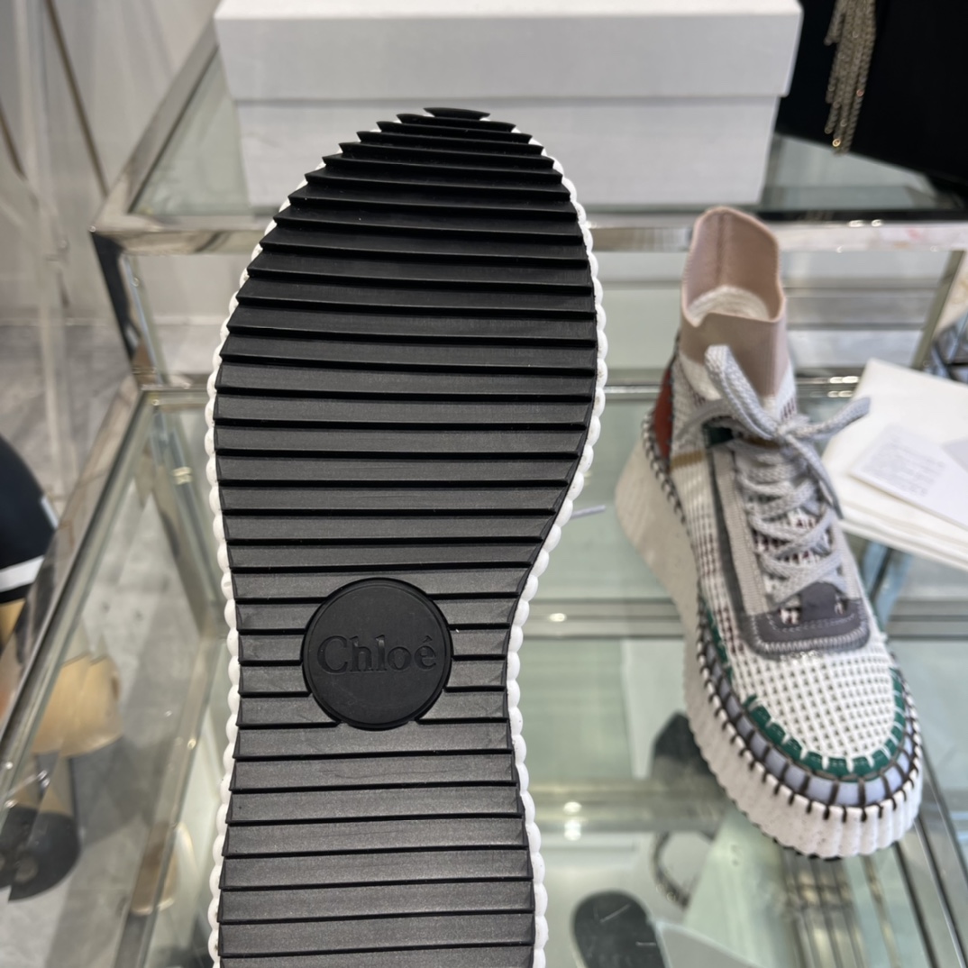 New Chloe 2024 Nama Sneaker: Eco-friendly Handmade White Shoes Worn by Celebrities - 图片 9