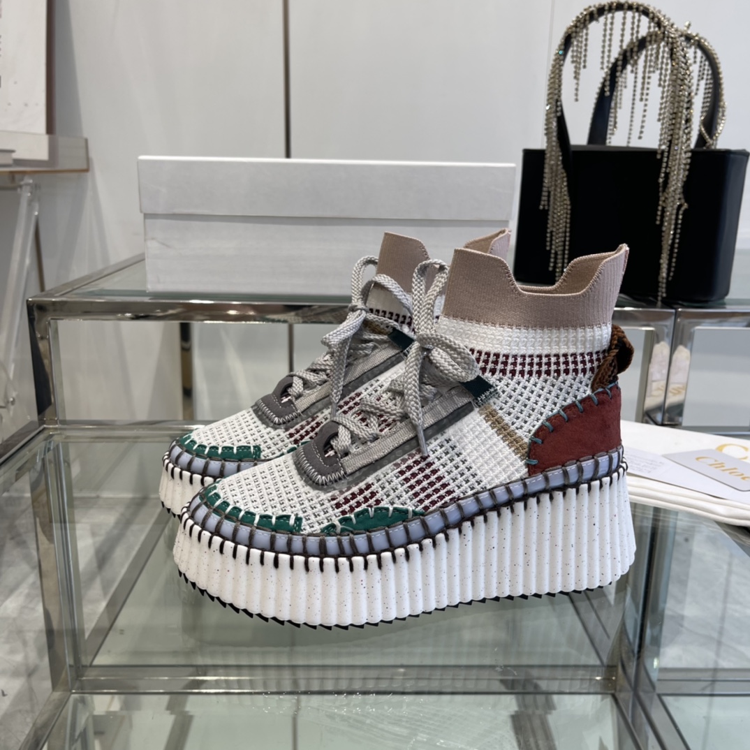 New Chloe 2024 Nama Sneaker: Eco-friendly Handmade White Shoes Worn by Celebrities - 图片 2