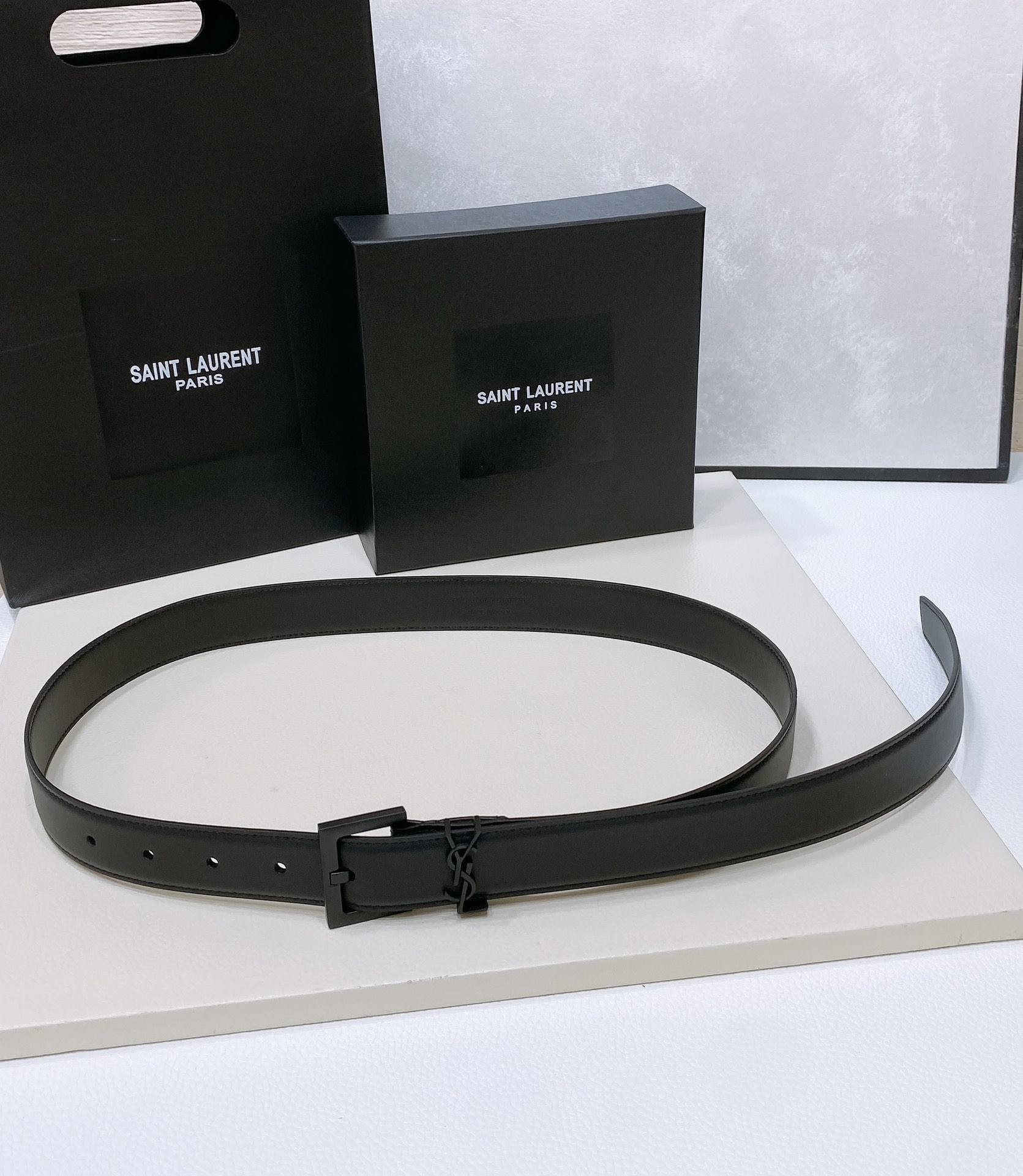 [YSL Belts]Engraving the Saint Laurent PARIS logo Composite bronze gold metal
